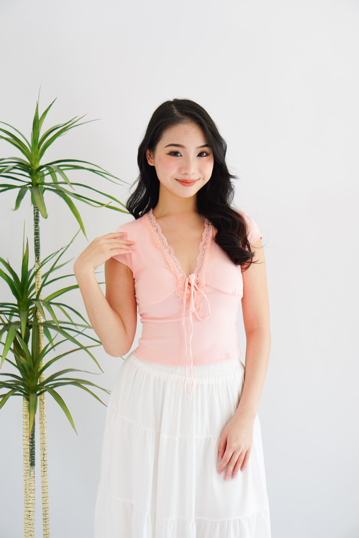 Siekka V Neck Padded Lace Ribbon Short Sleeves Top in Pink
