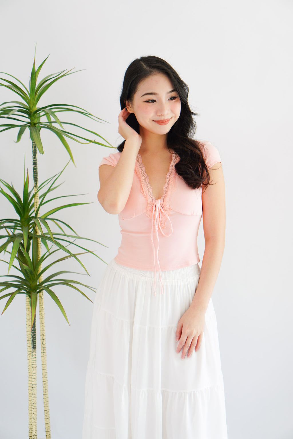 Siekka V Neck Padded Lace Ribbon Short Sleeves Top in Pink
