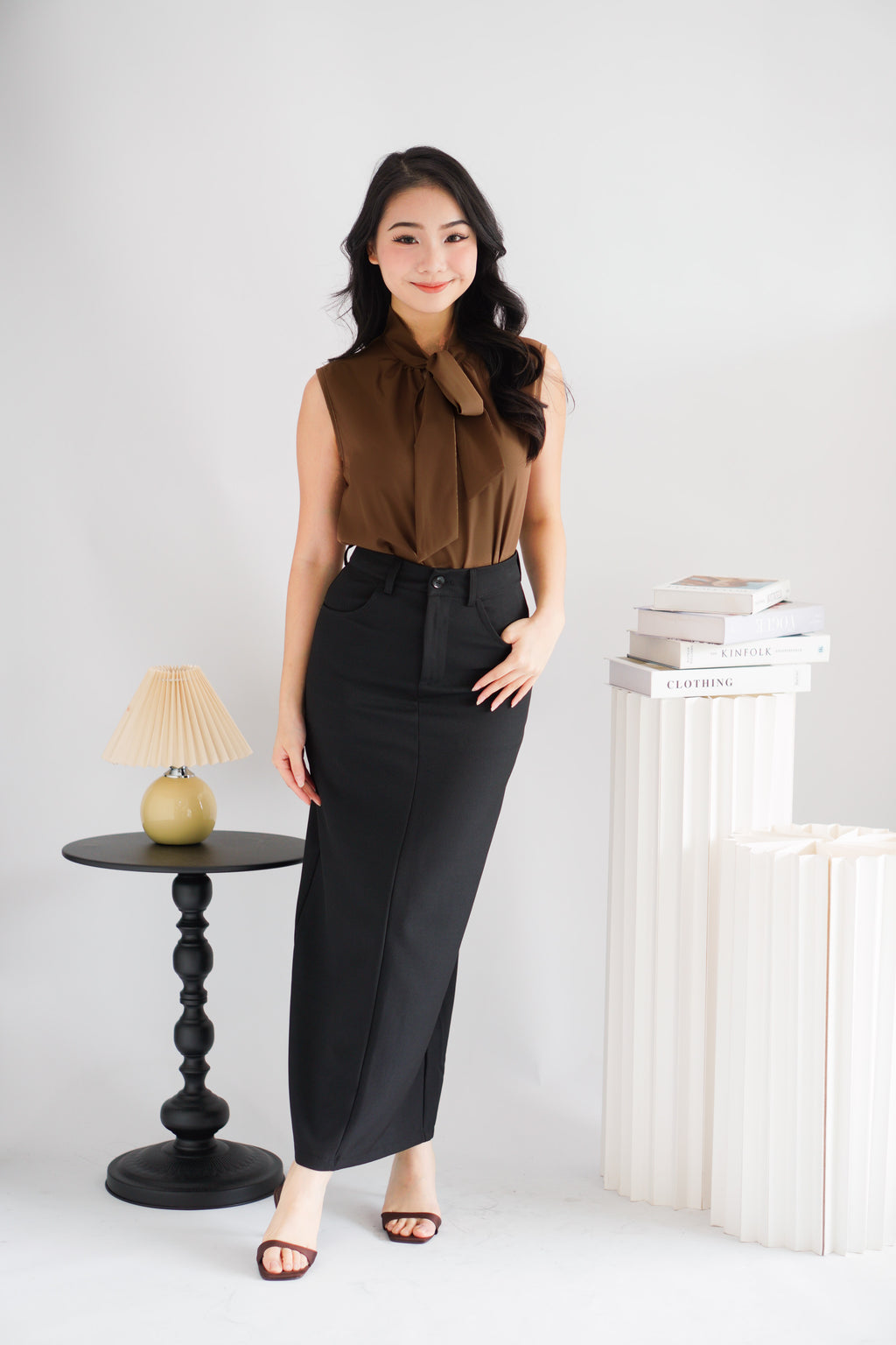 Rinda Sleeveless Bow Tie Top in Brown