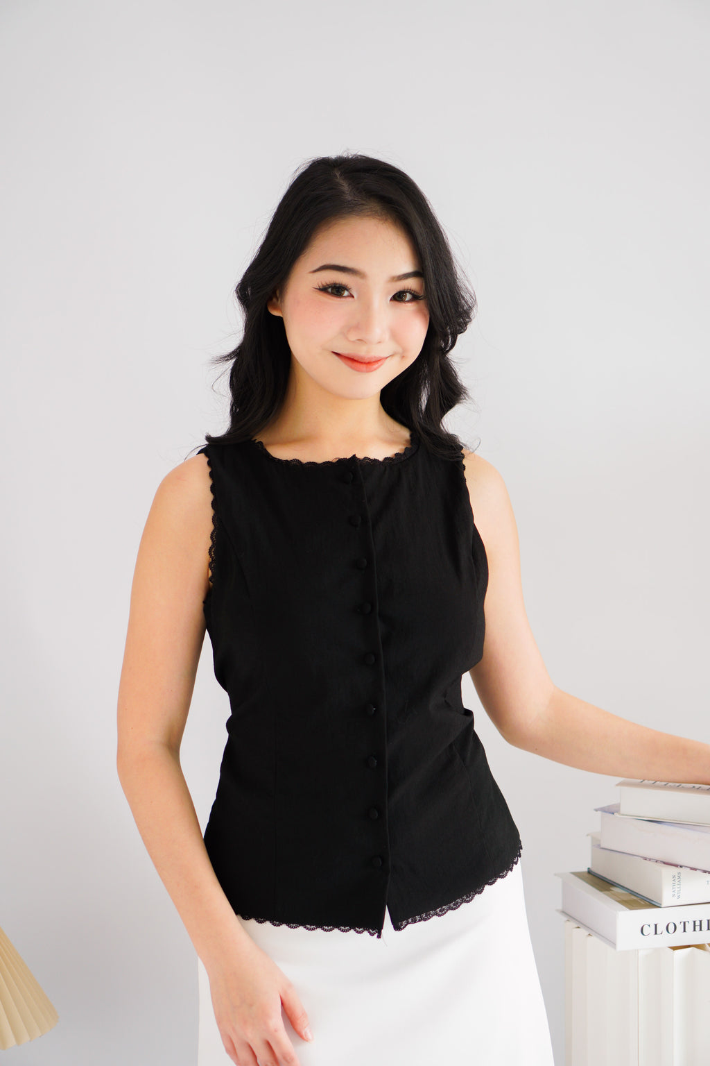 Marlianne Sleeveless Button Down Top in Black