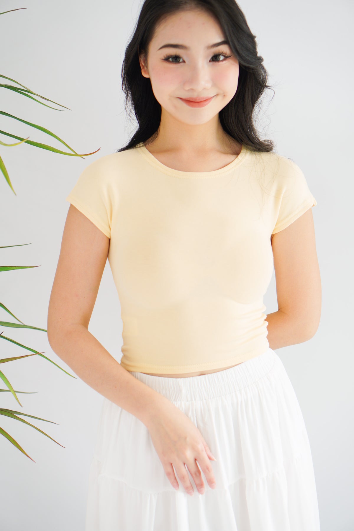 Viv Basic Round Neck Crop Top in Light Yellow