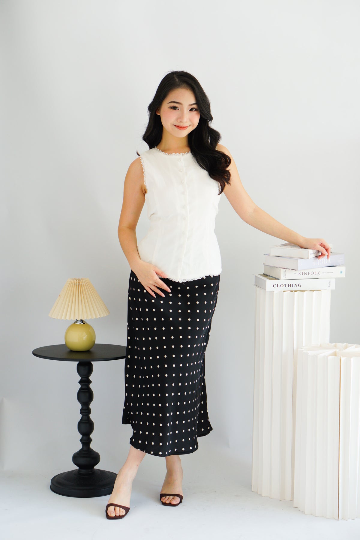 Marlianne Sleeveless Button Down Top in White