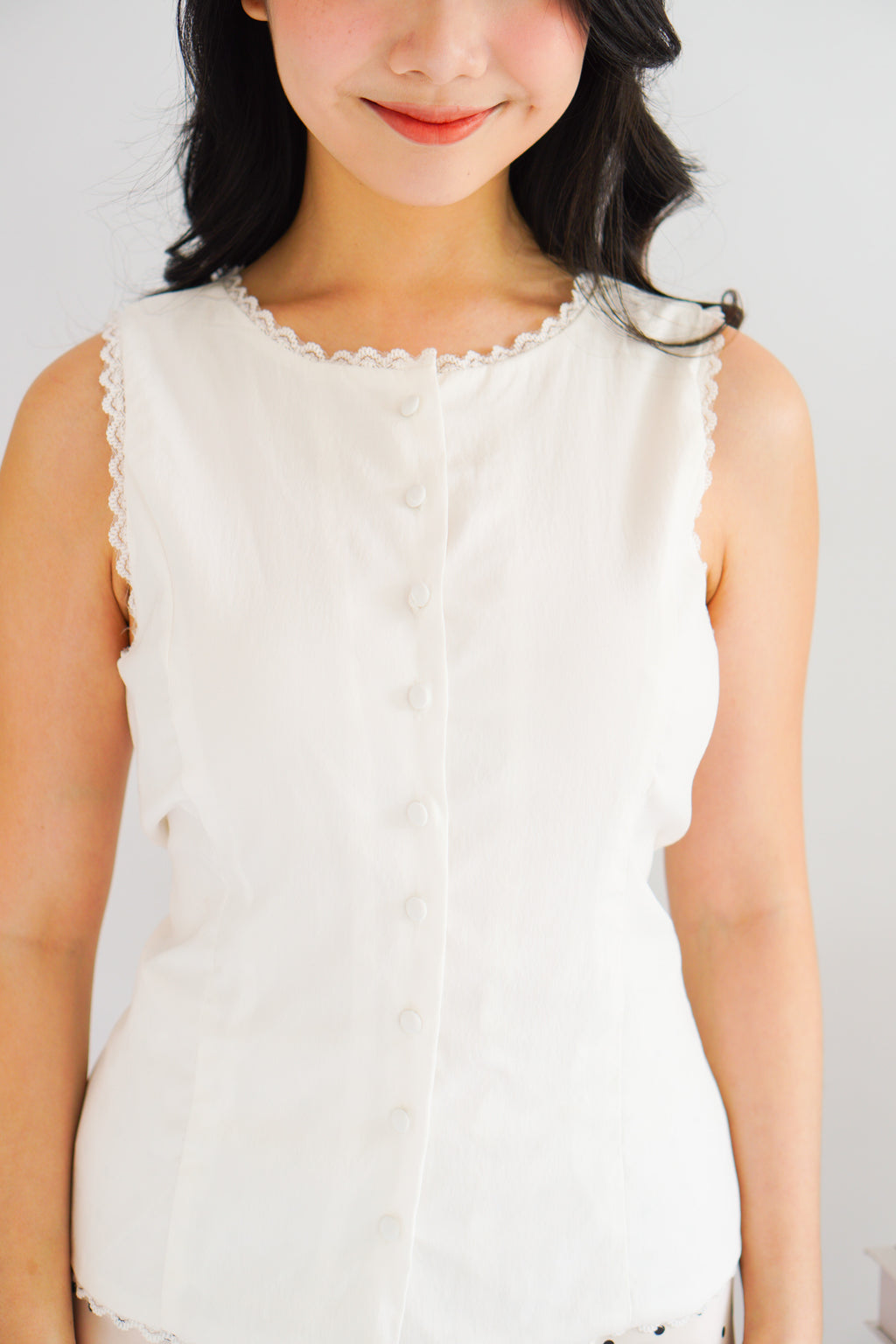 Marlianne Sleeveless Button Down Top in White
