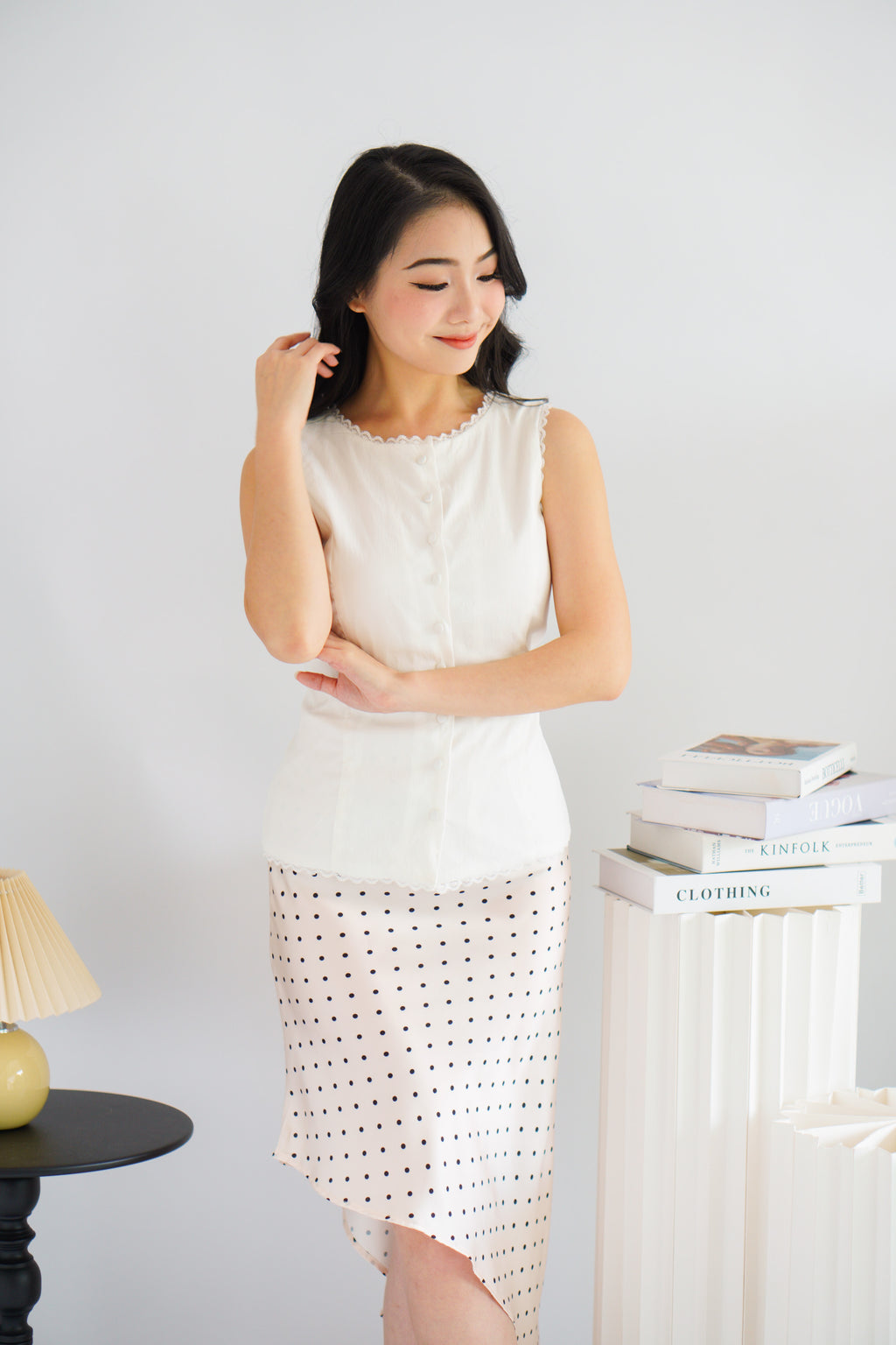 Marlianne Sleeveless Button Down Top in White
