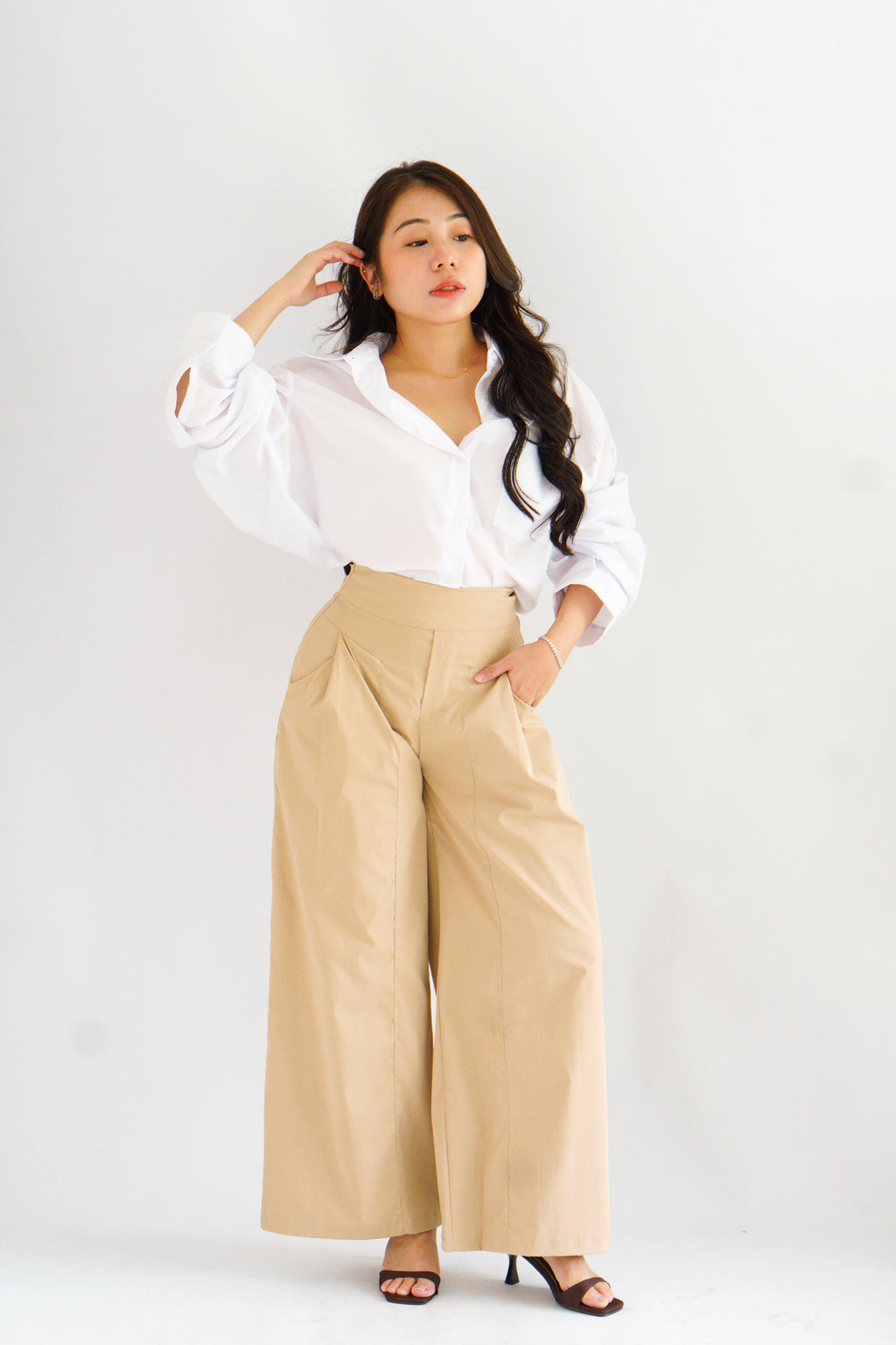 Koven Wide Legged Pants in Light Khaki