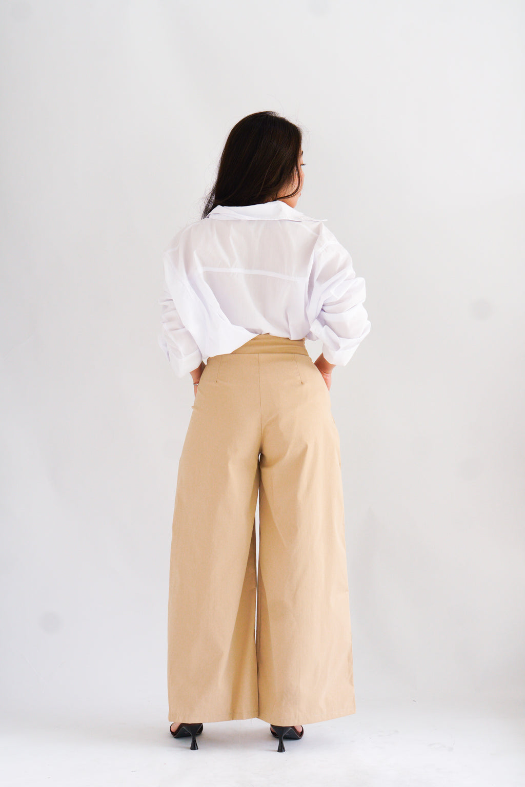 Koven Wide Legged Pants in Light Khaki