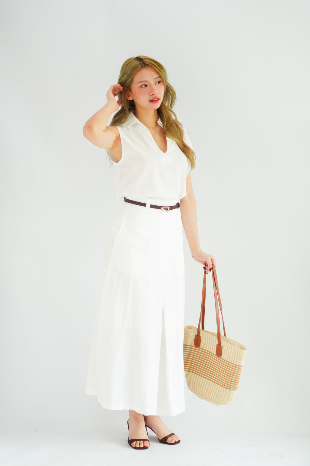 Norae Collar V Neck 2 Piece Linen Skirt Set in White
