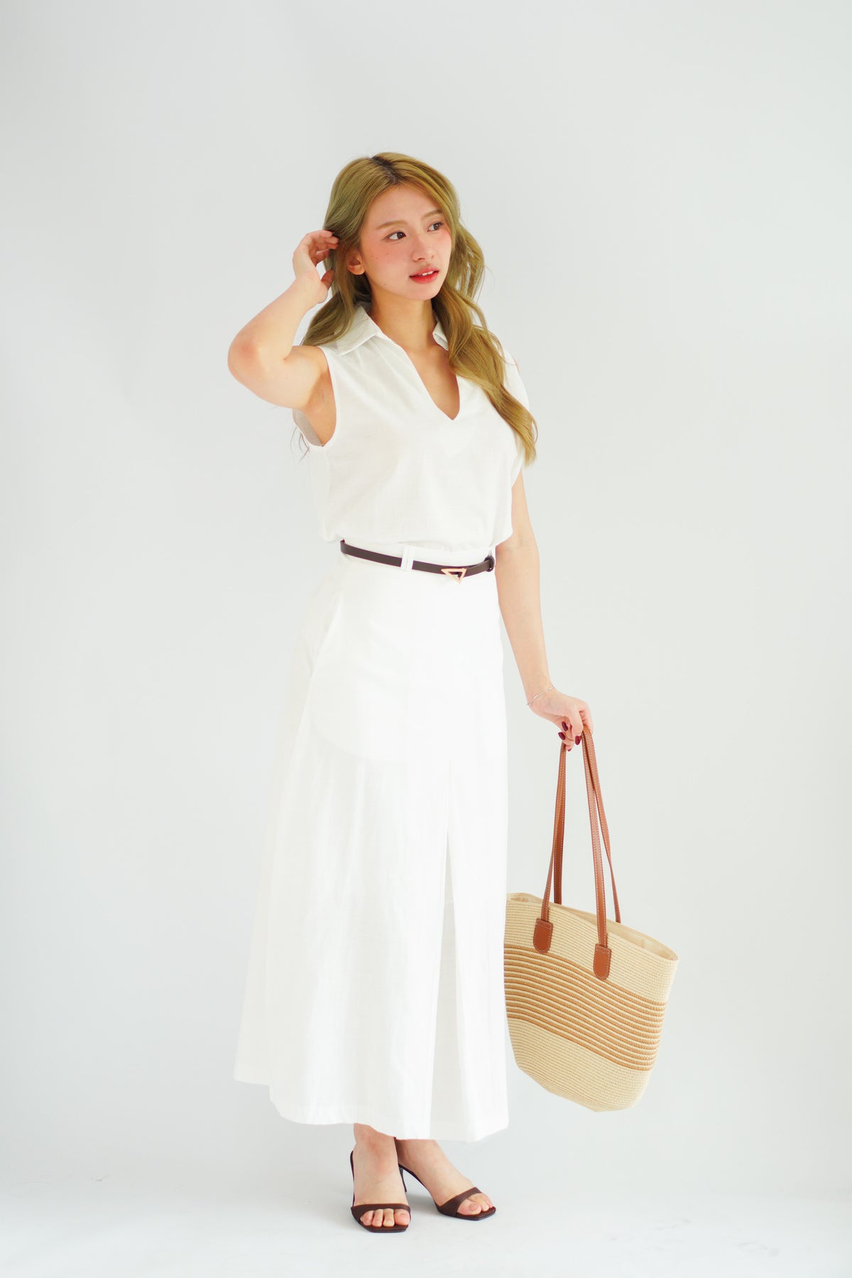 Norae Collar V Neck 2 Piece Linen Skirt Set in White