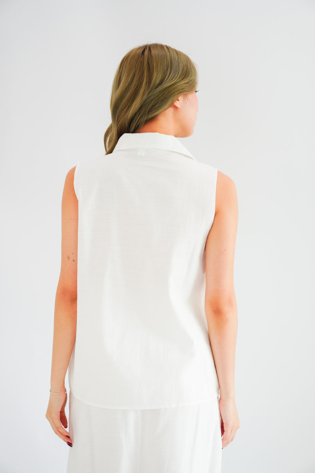 Norae Collar V Neck 2 Piece Linen Skirt Set in White