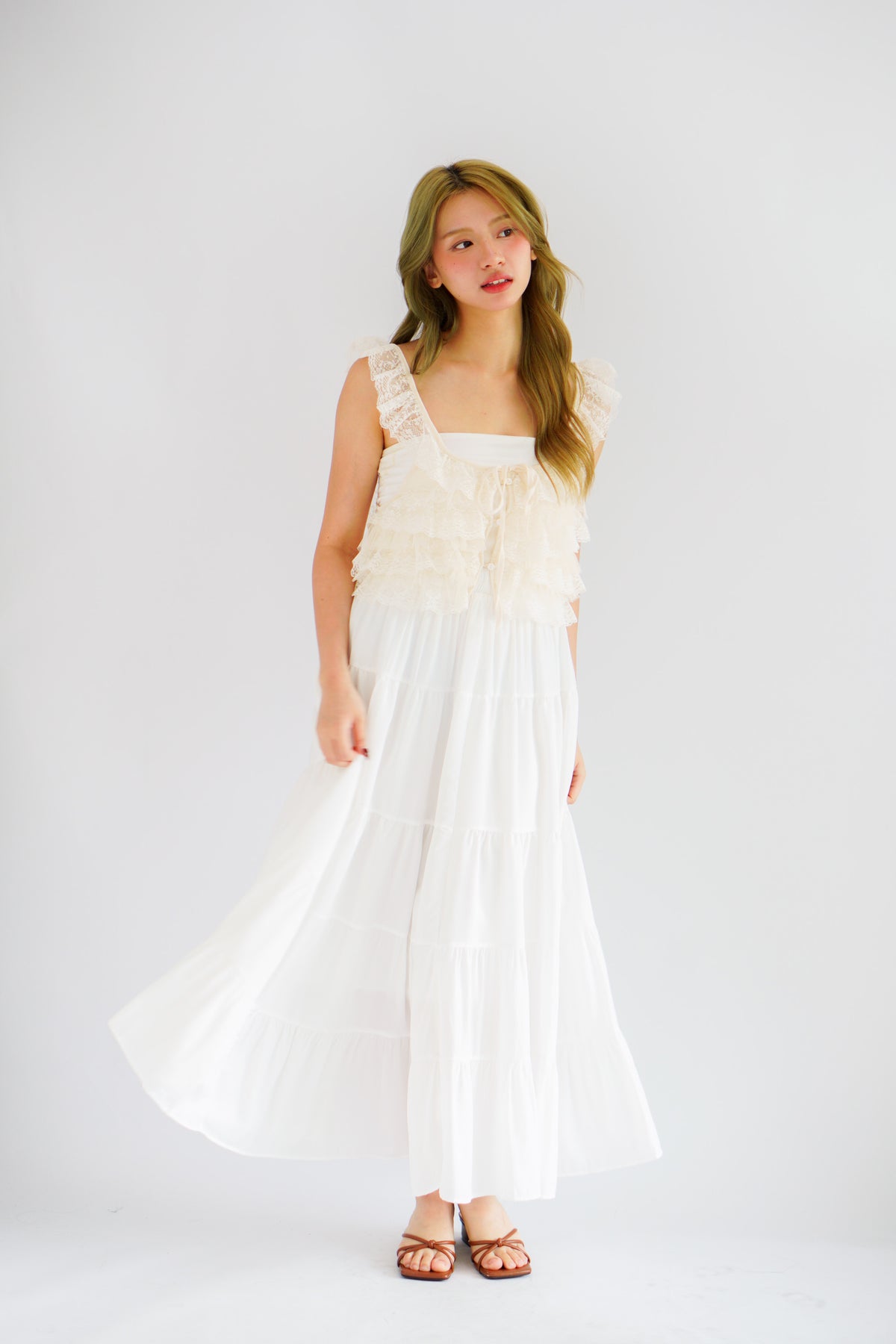 Yumi Layered Crop Lace Top in Cream
