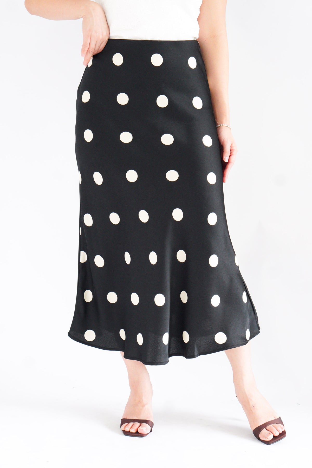 Savi Midi Skirt with Large Polkadot in Black