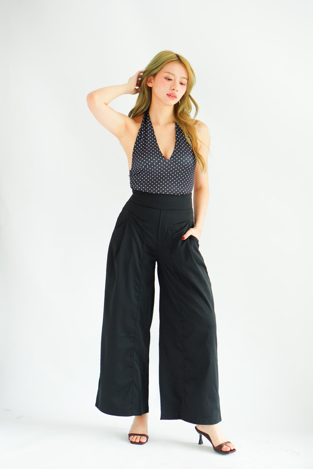 Koven Wide Legged Pants in Black