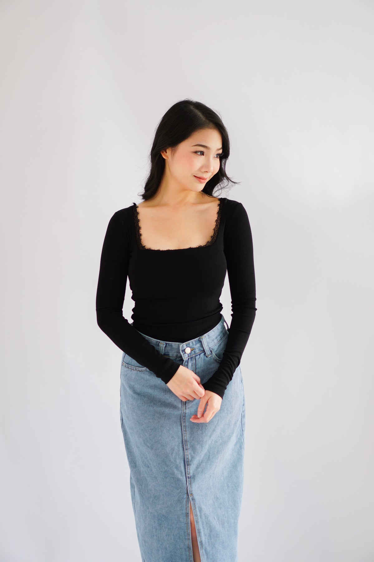 Frinda Square Neck Padded Long Sleeve Top with Lace in Black