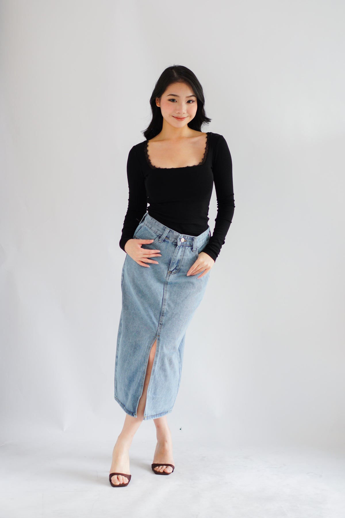 Frinda Square Neck Padded Long Sleeve Top with Lace in Black