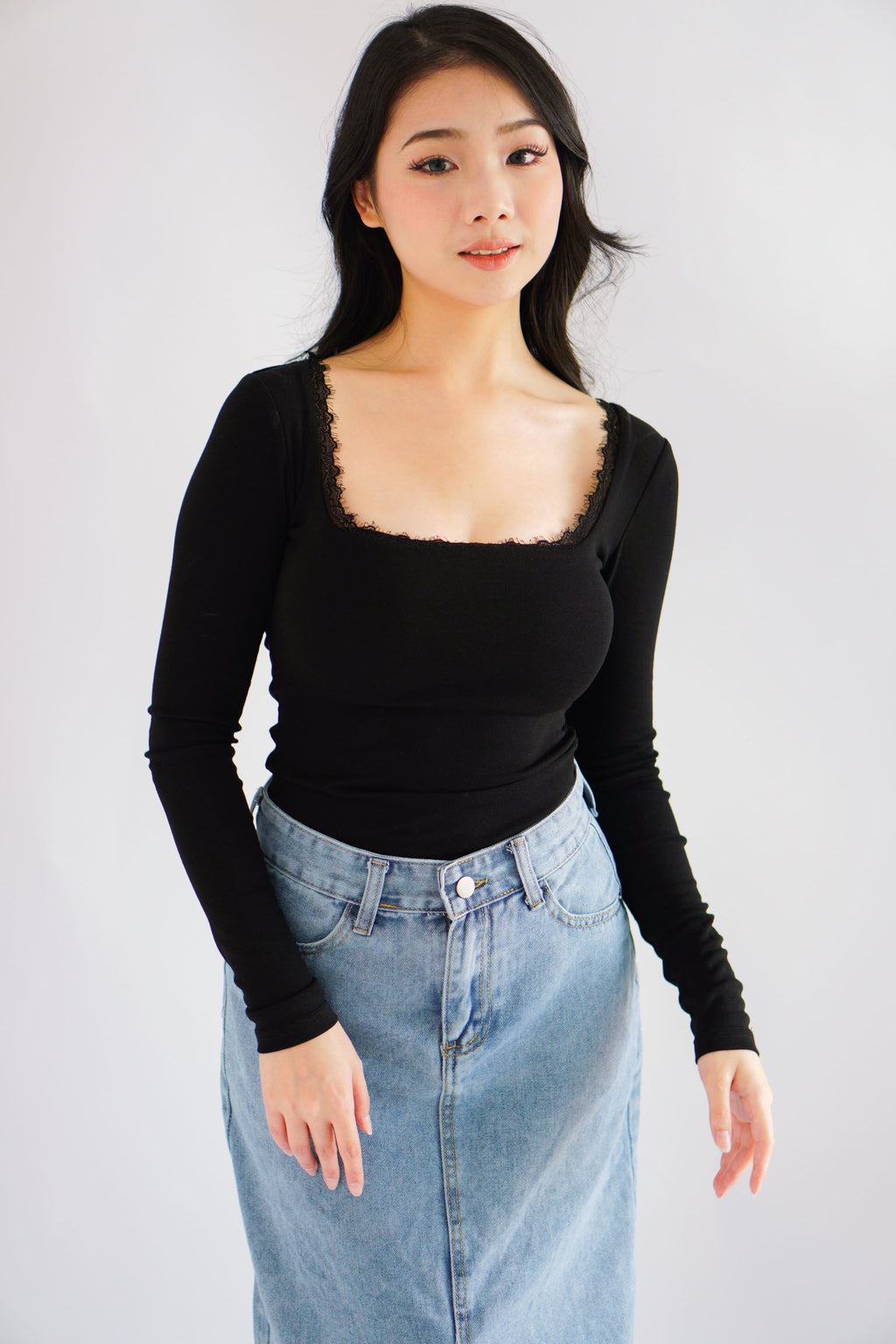 Frinda Square Neck Padded Long Sleeve Top with Lace in Black