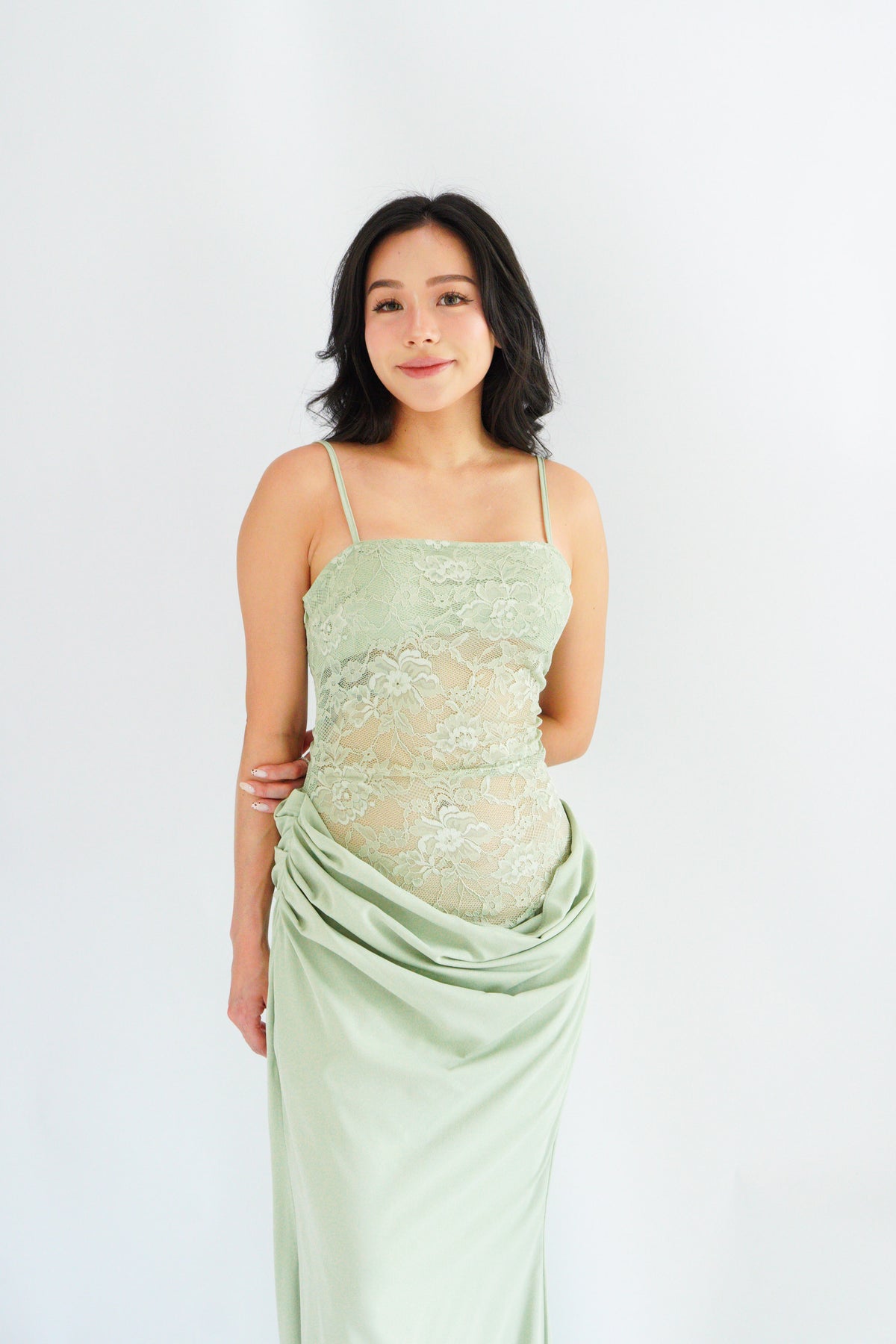 Cloveria Lace Ruched Waist Maxi Dress in Green