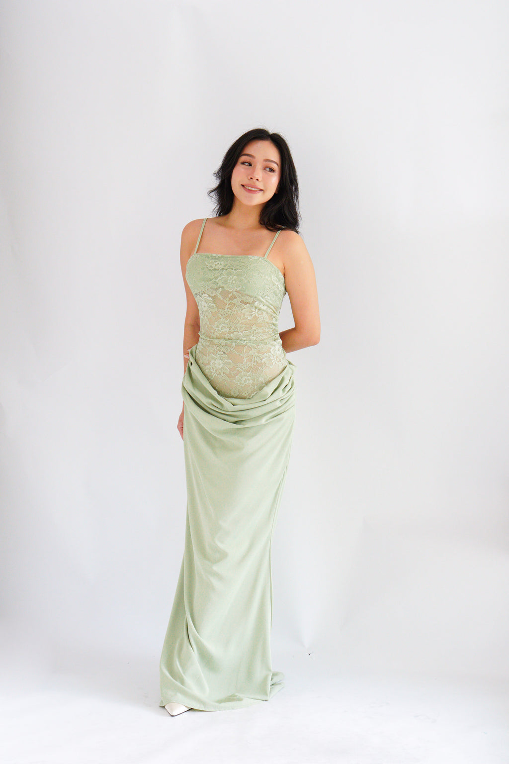 Cloveria Lace Ruched Waist Maxi Dress in Green