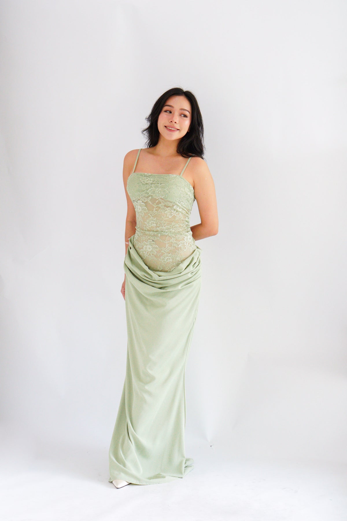 Cloveria Lace Ruched Waist Maxi Dress in Green