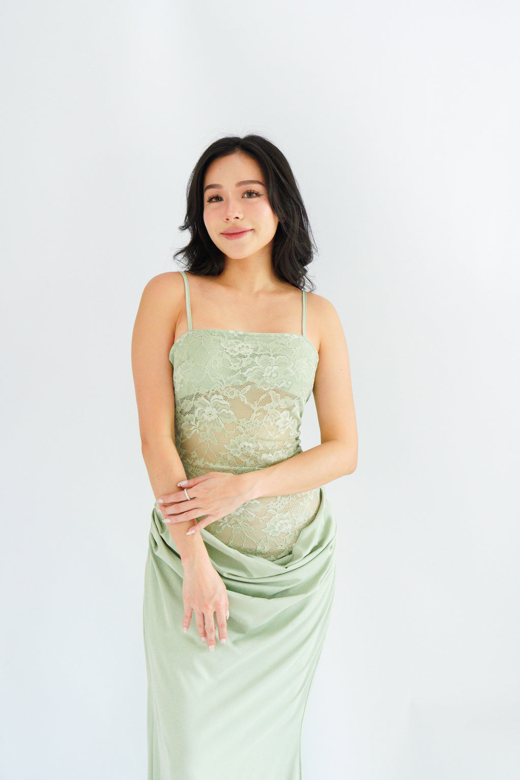 Cloveria Lace Ruched Waist Maxi Dress in Green