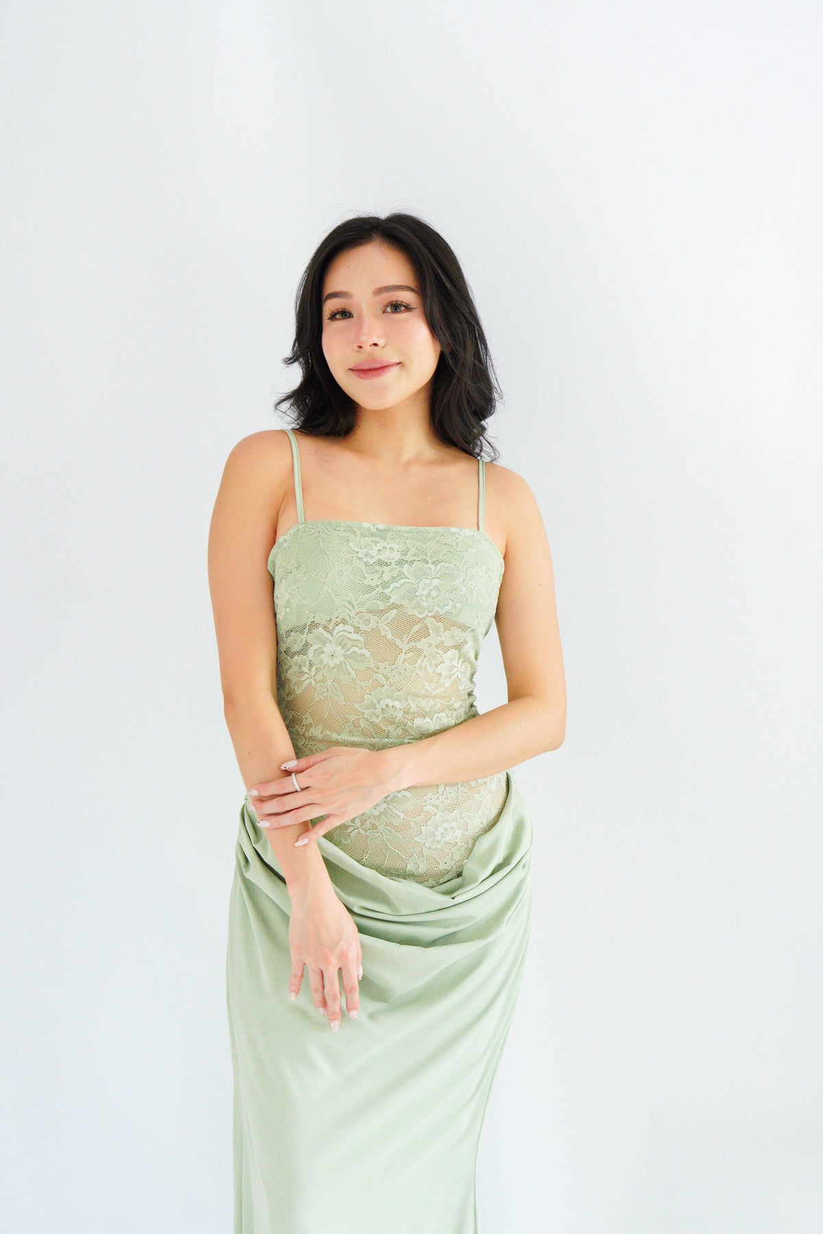 Cloveria Lace Ruched Waist Maxi Dress in Green