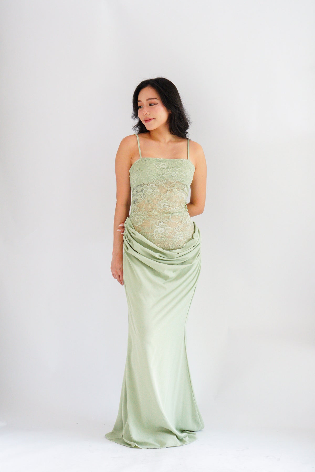 Cloveria Lace Ruched Waist Maxi Dress in Green