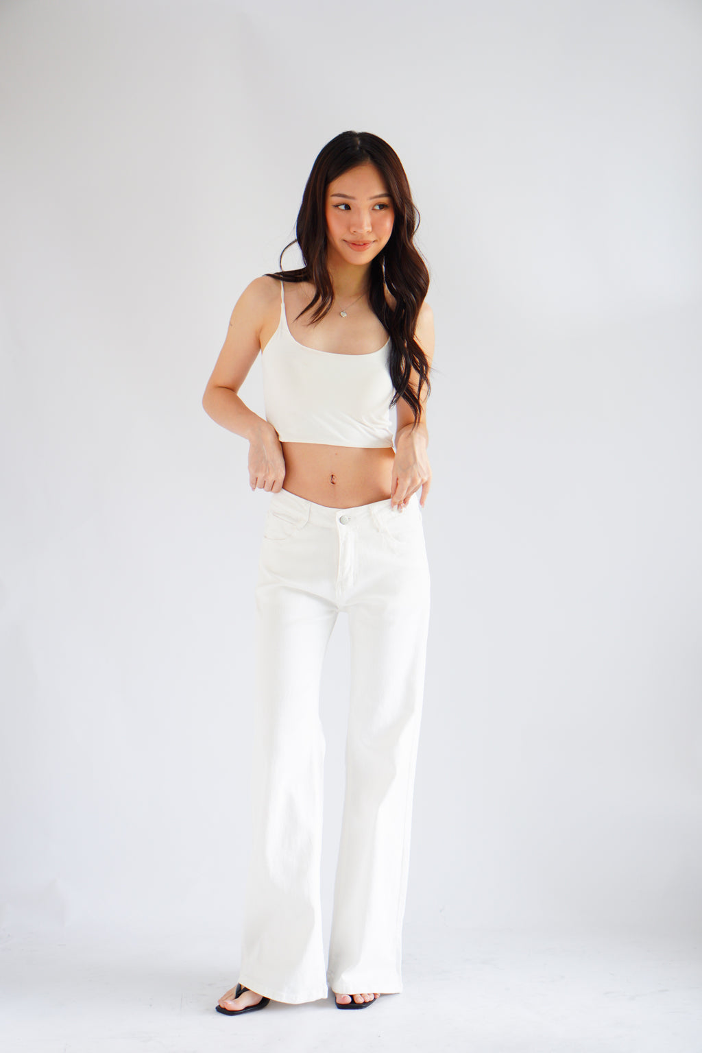 Mia Low Waist Wide Legged Jeans in White