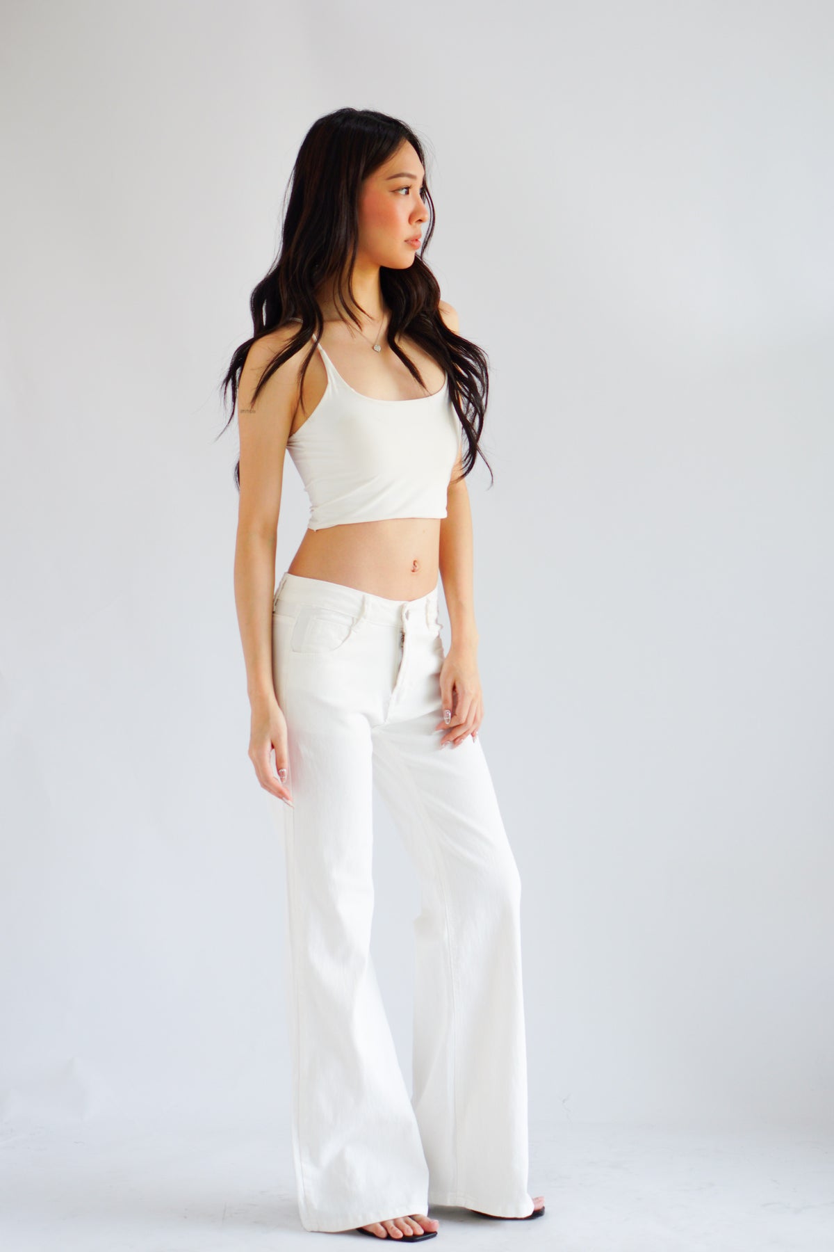 Mia Low Waist Wide Legged Jeans in White