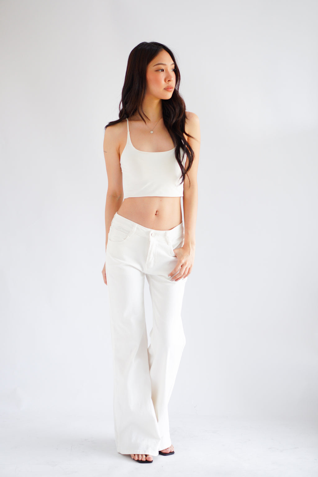 Mia Low Waist Wide Legged Jeans in White