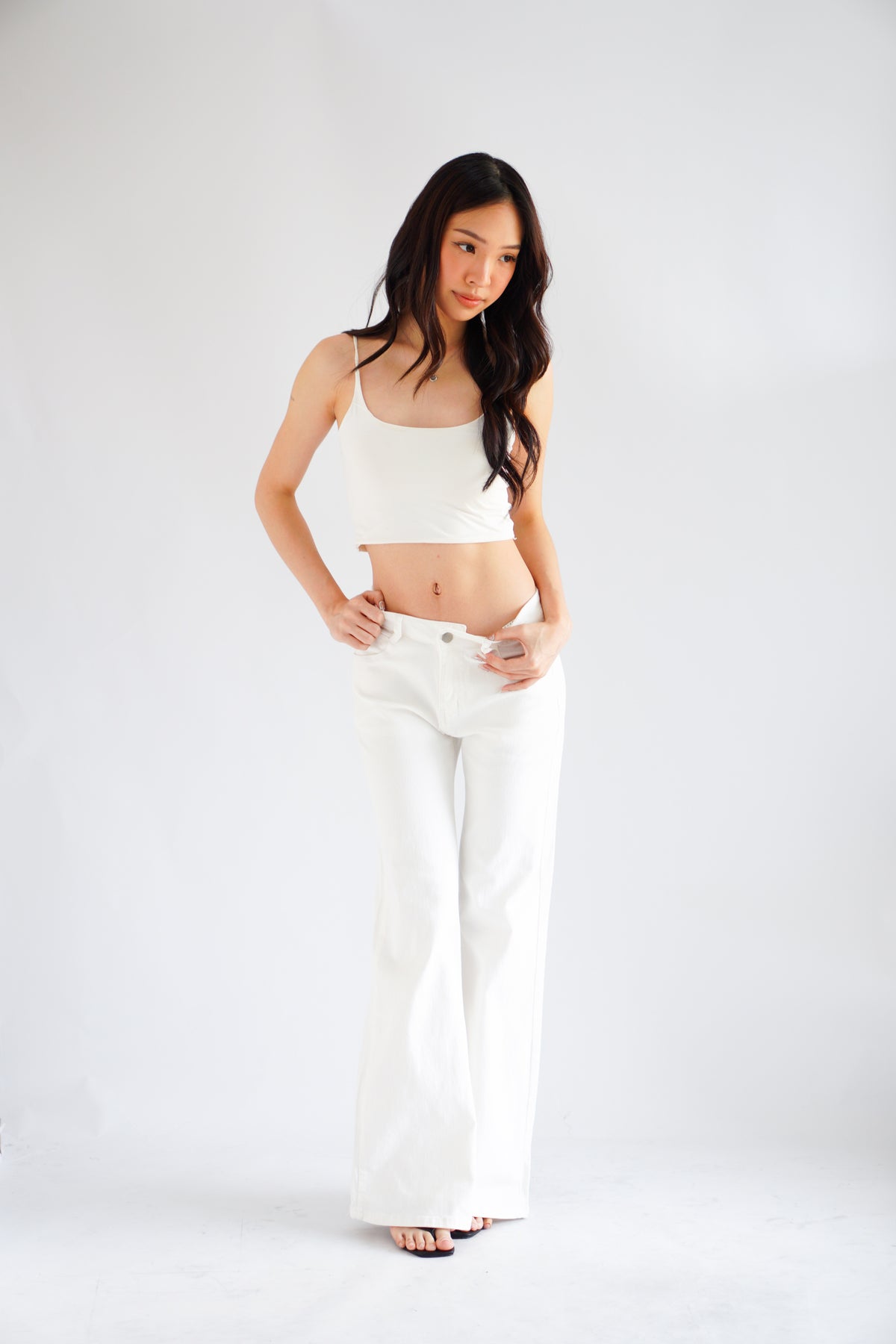 Mia Low Waist Wide Legged Jeans in White