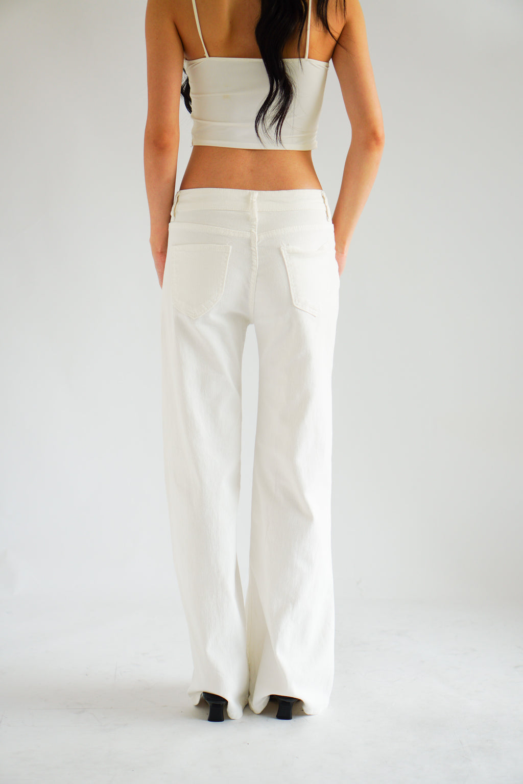Mia Low Waist Wide Legged Jeans in White