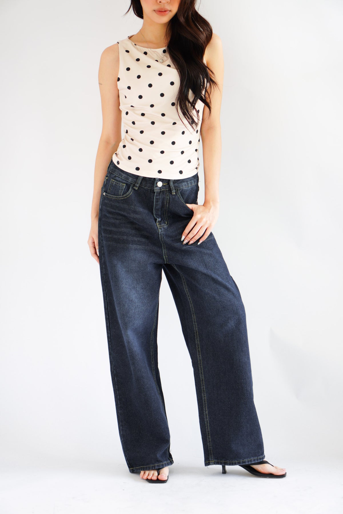 Bron Wide Legged Jeans in Dark Blue