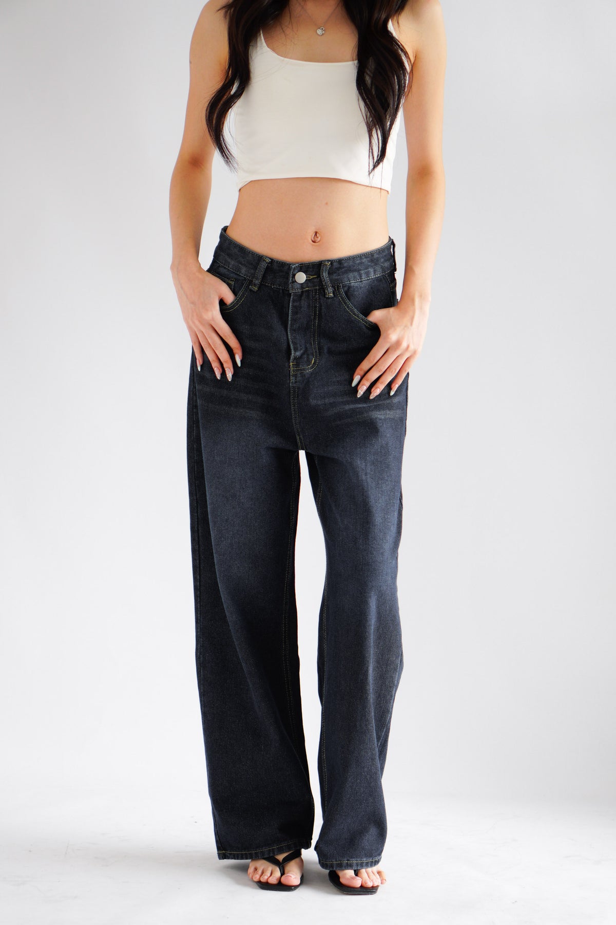 Bron Wide Legged Jeans in Dark Blue