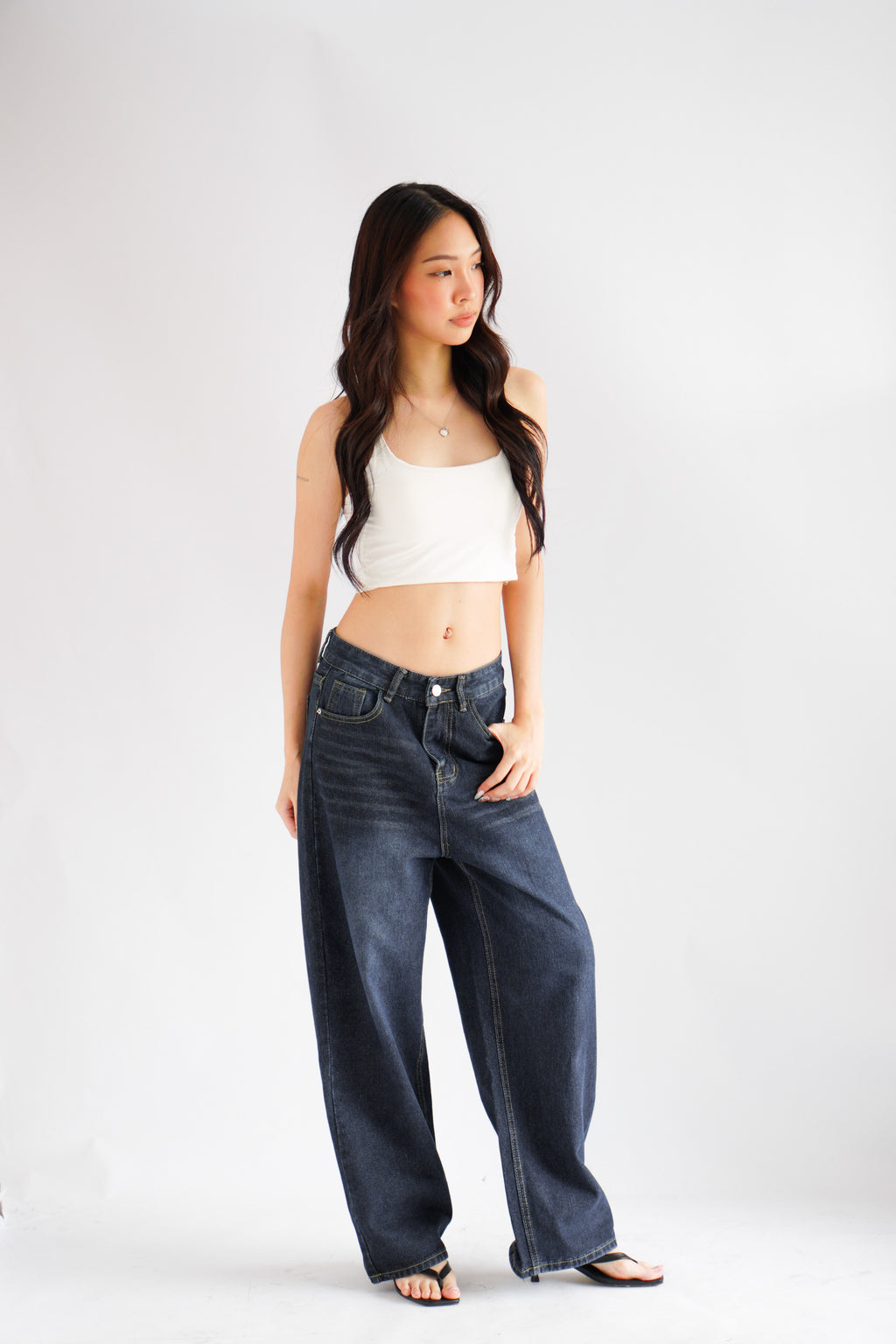 Bron Wide Legged Jeans in Dark Blue