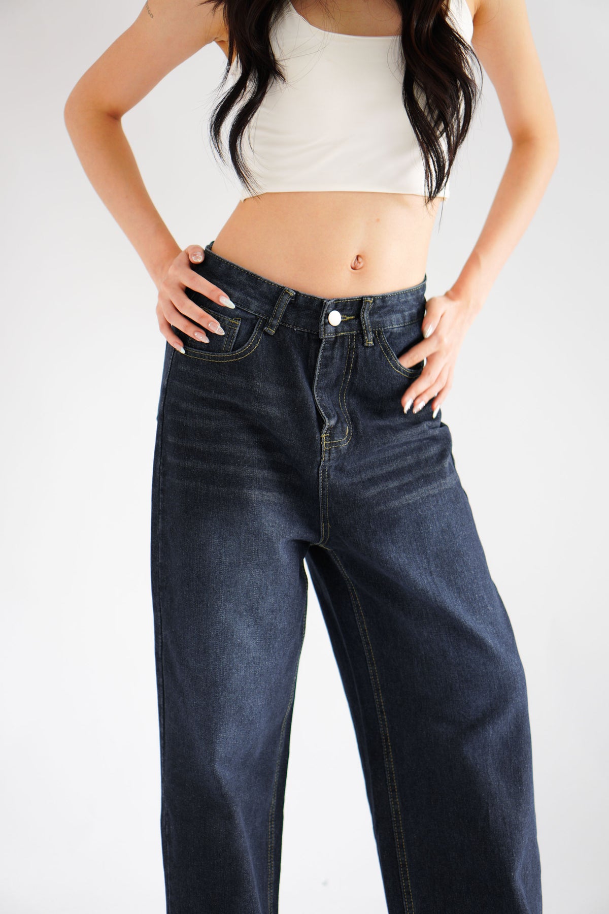 Bron Wide Legged Jeans in Dark Blue