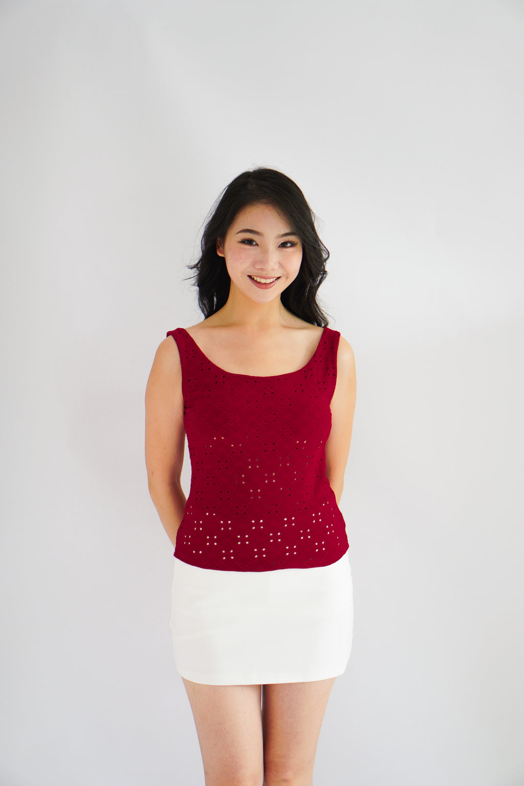 Vincy Eyelet Lace Camisole Top in Red