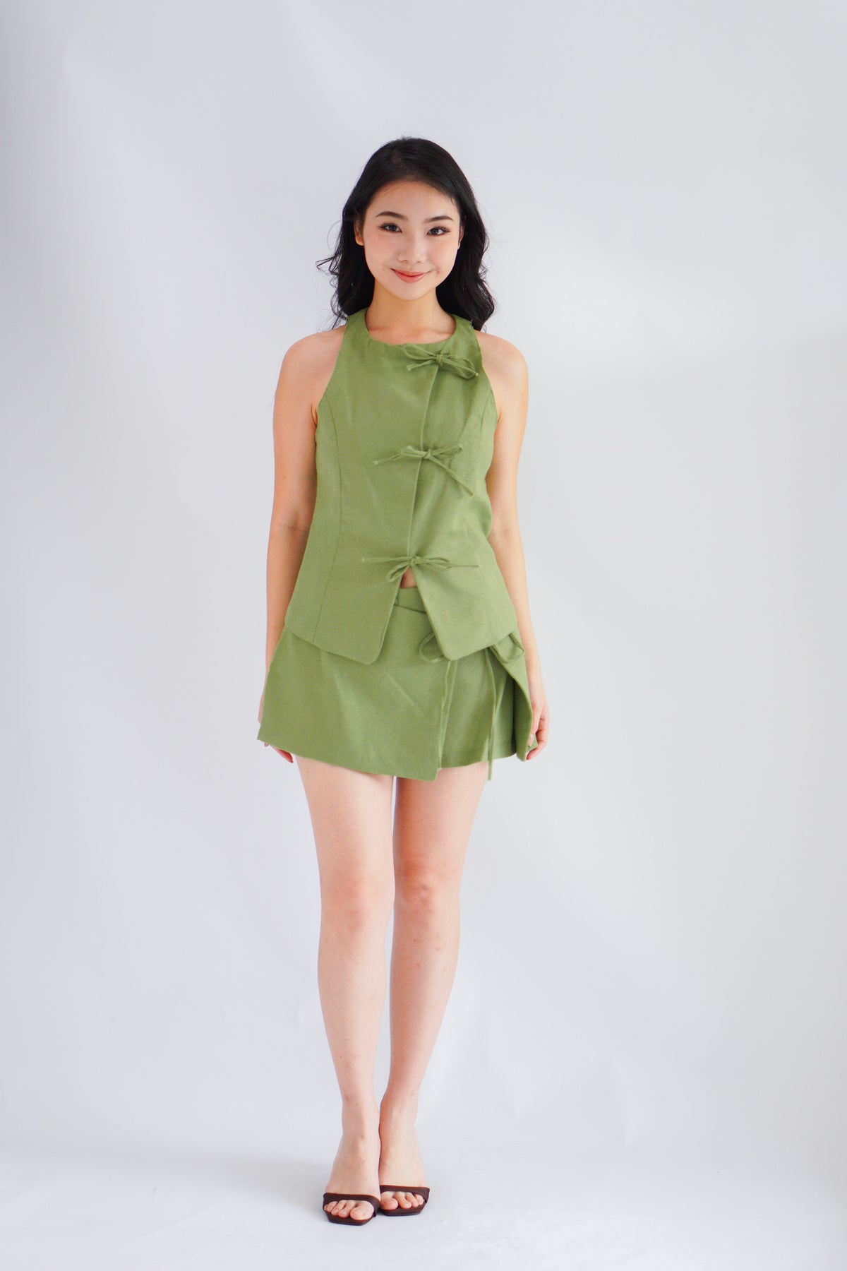 Miss Pistachio Mini Linen Low Waist Skort in Green