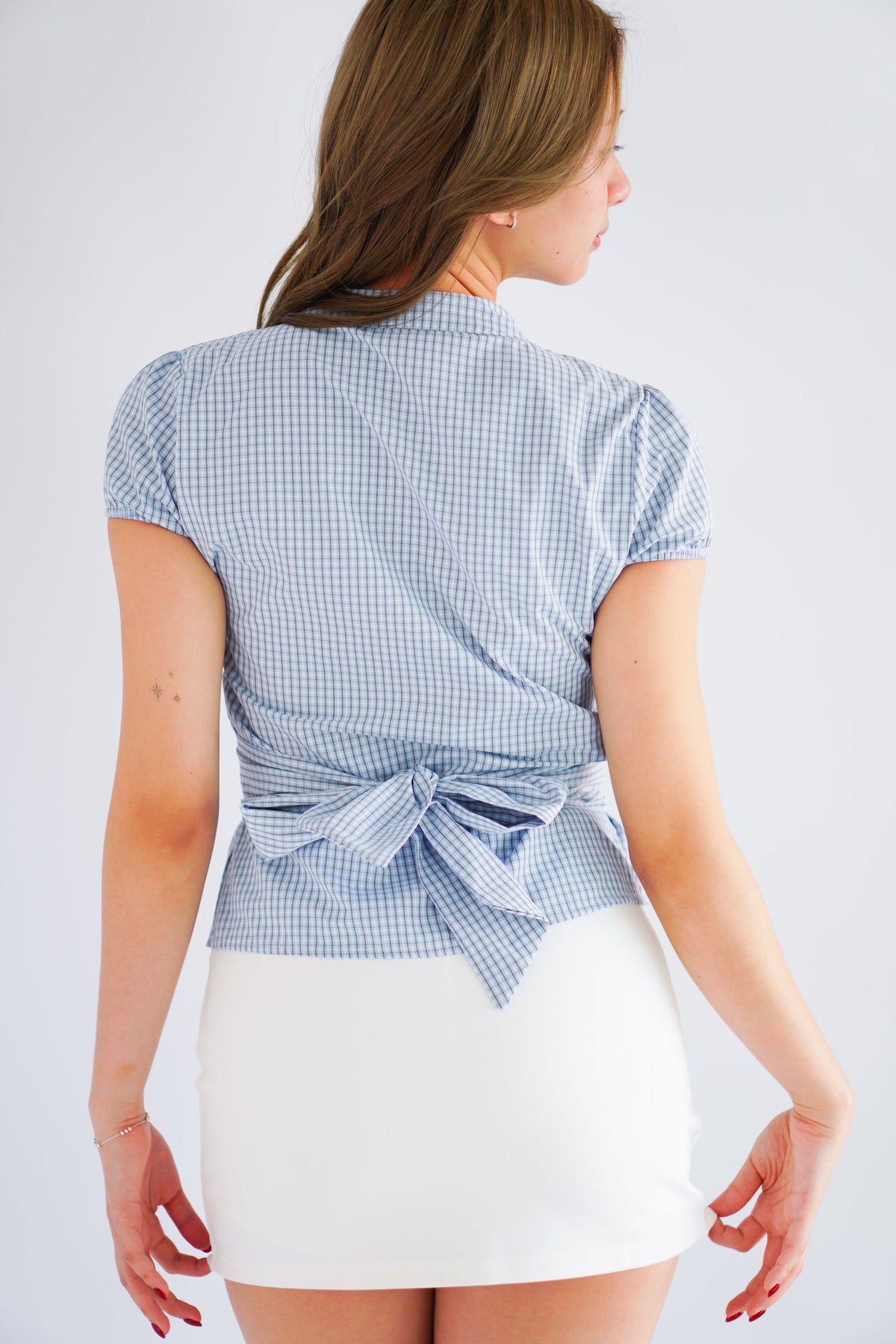 Oria Keyhole Cutout Grid Top in Blue