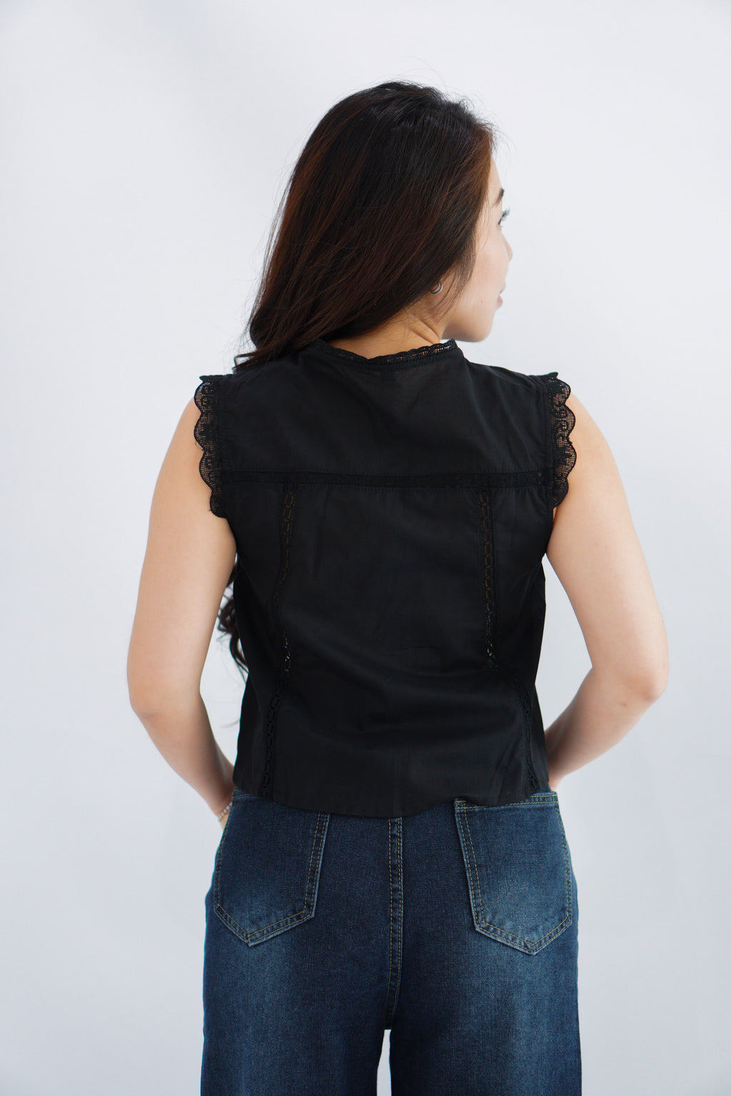 Abella Eyelet Lace Tie Top in Black