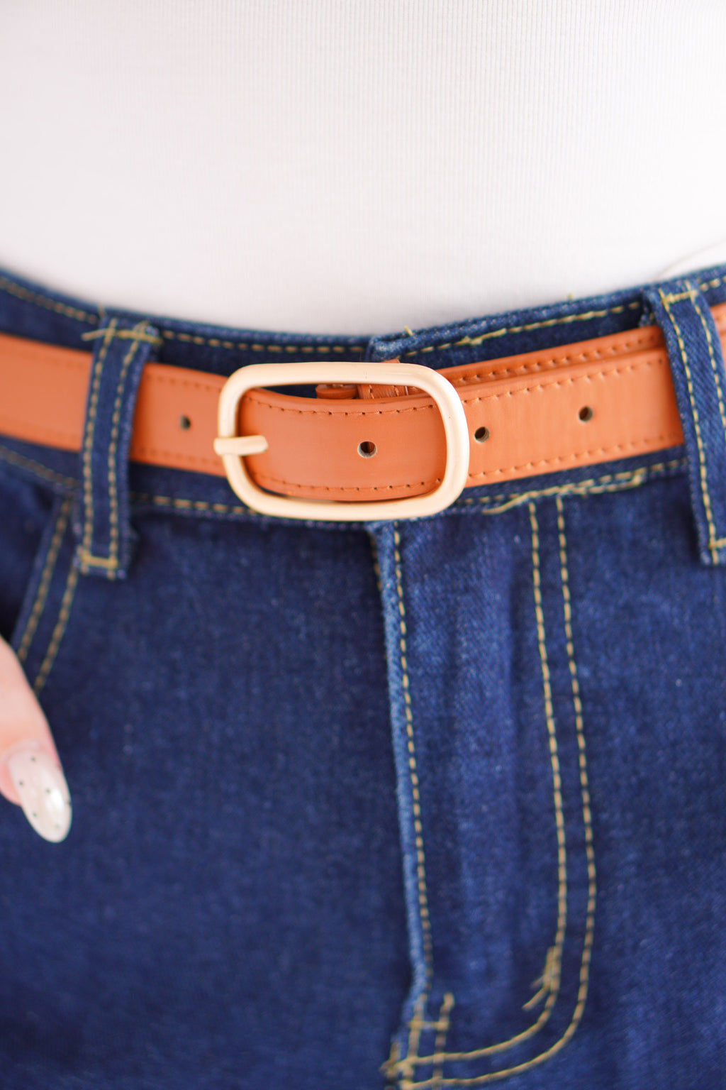 Basic Buckle Belt in Brown