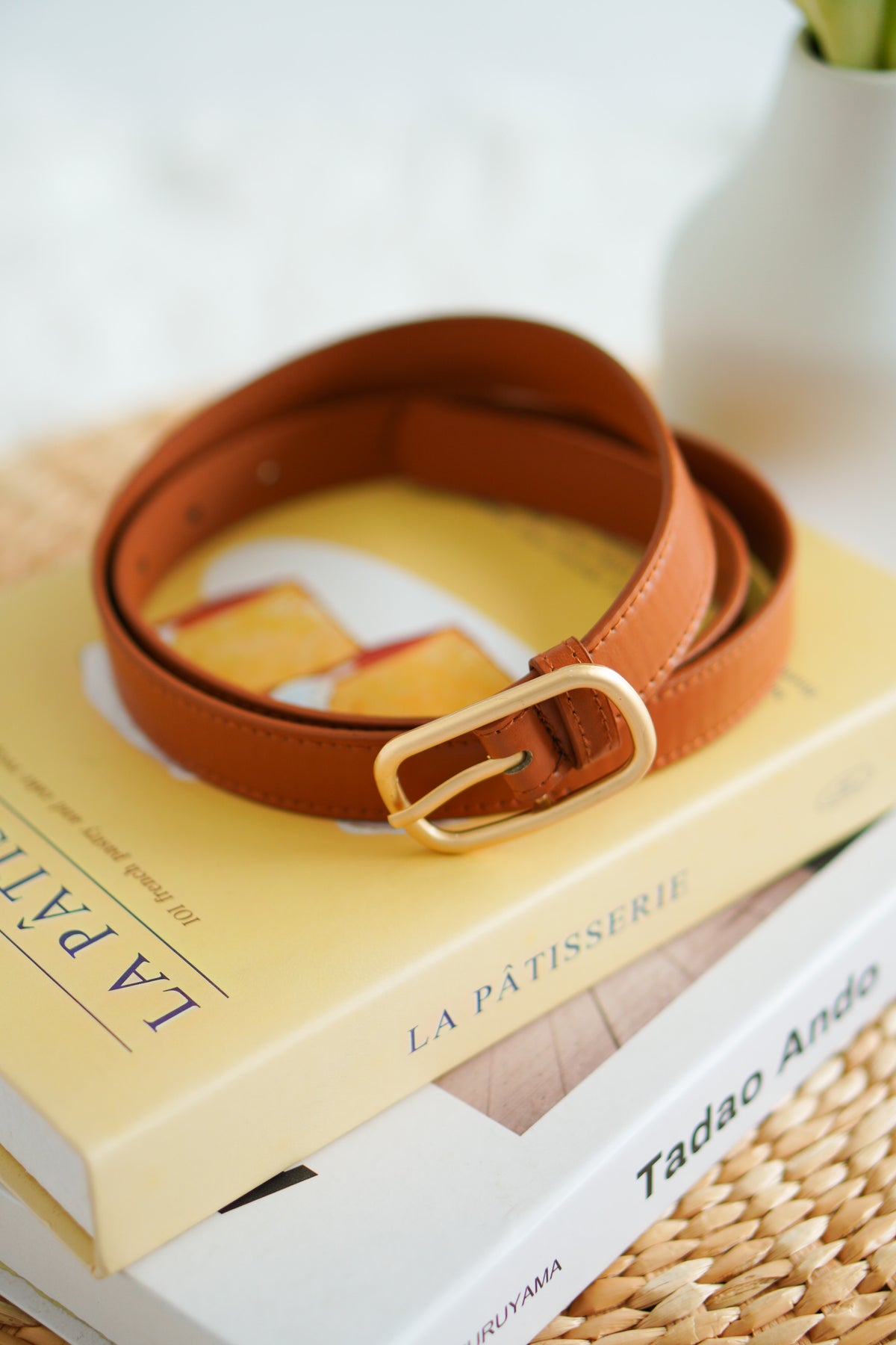 Basic Buckle Belt in Brown