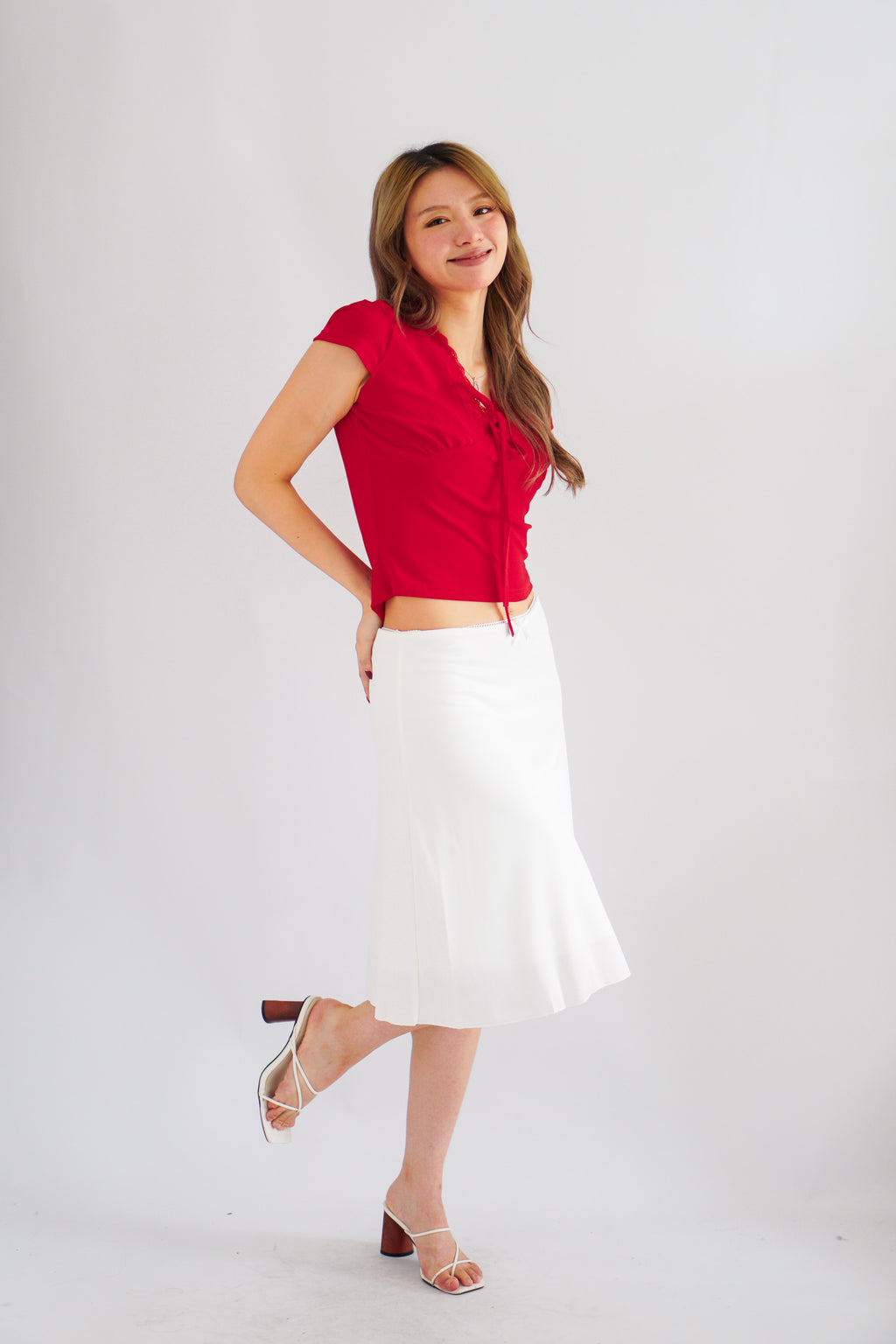 Lita V Neck Lace Ribbon Short Sleeves Top in Red