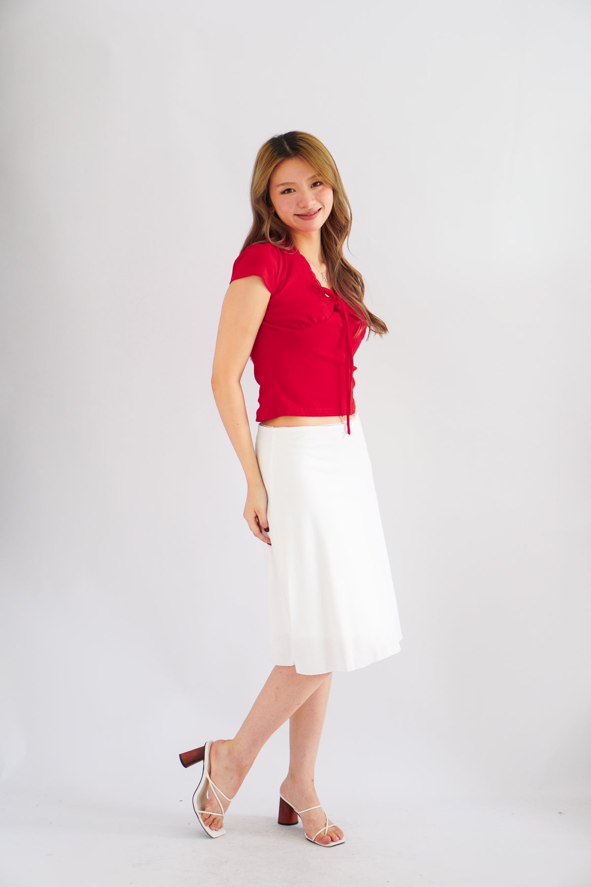 Lita V Neck Lace Ribbon Short Sleeves Top in Red