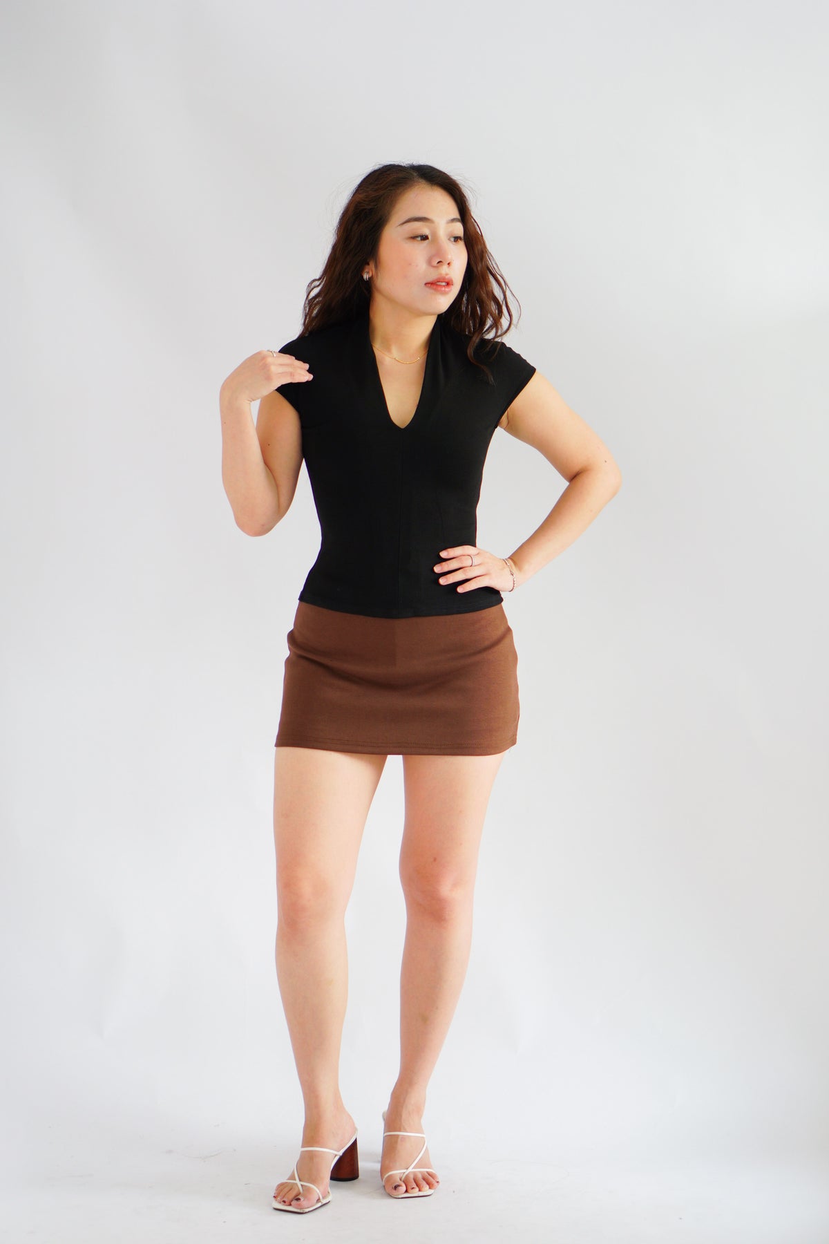 (BACKORDER) Rilo Bodycon V Neck Top in Black