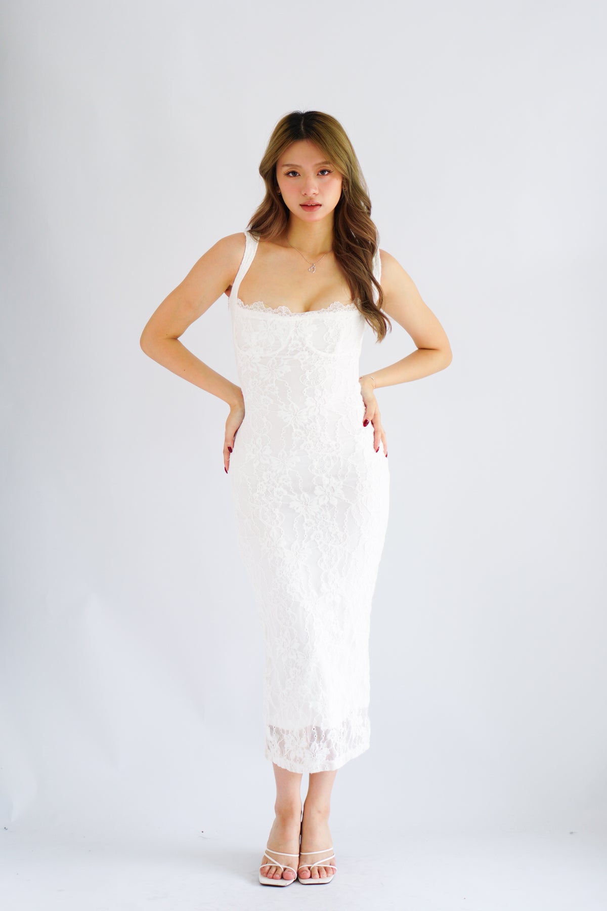 Sorissa Lace Sweetheart Bustier Bodycon Dress in White