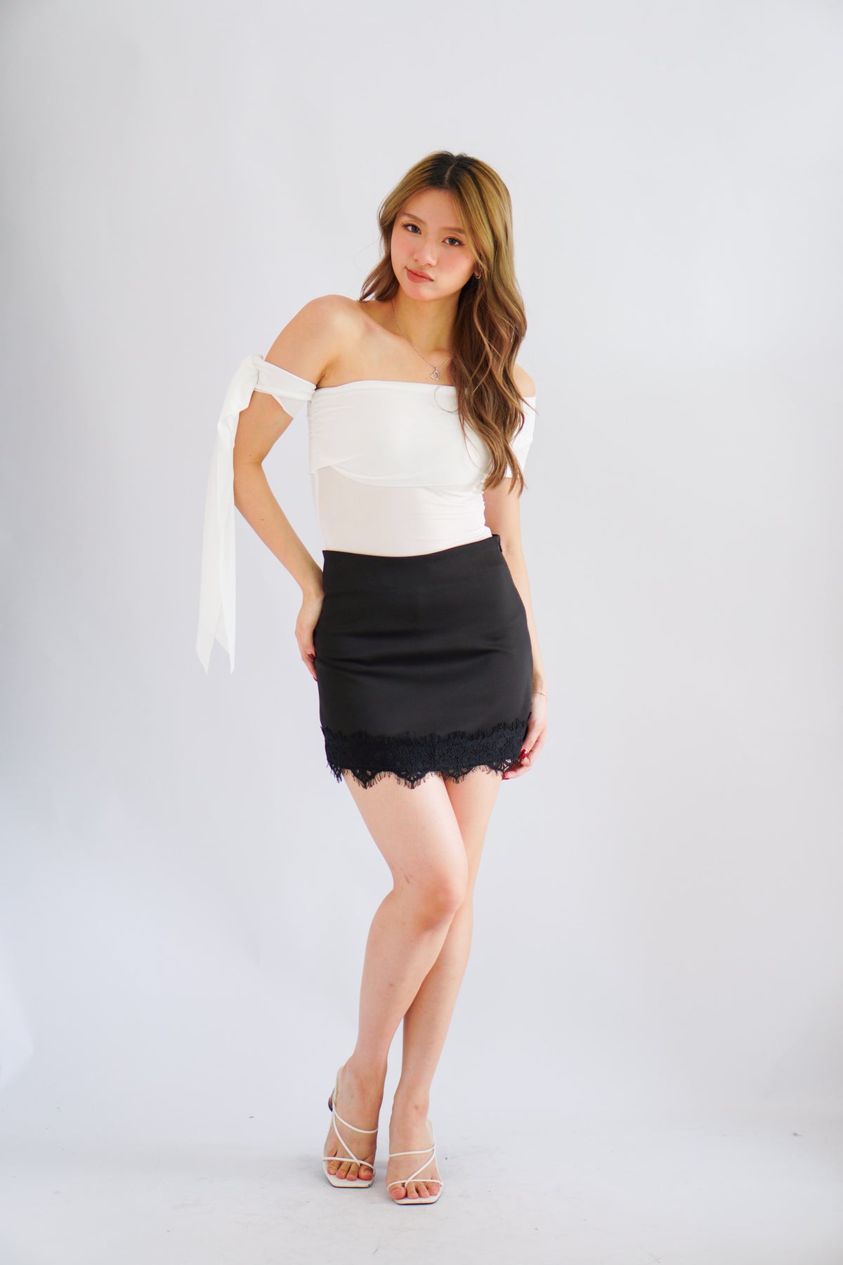 Mavera Mini Skirt with Lace in Black