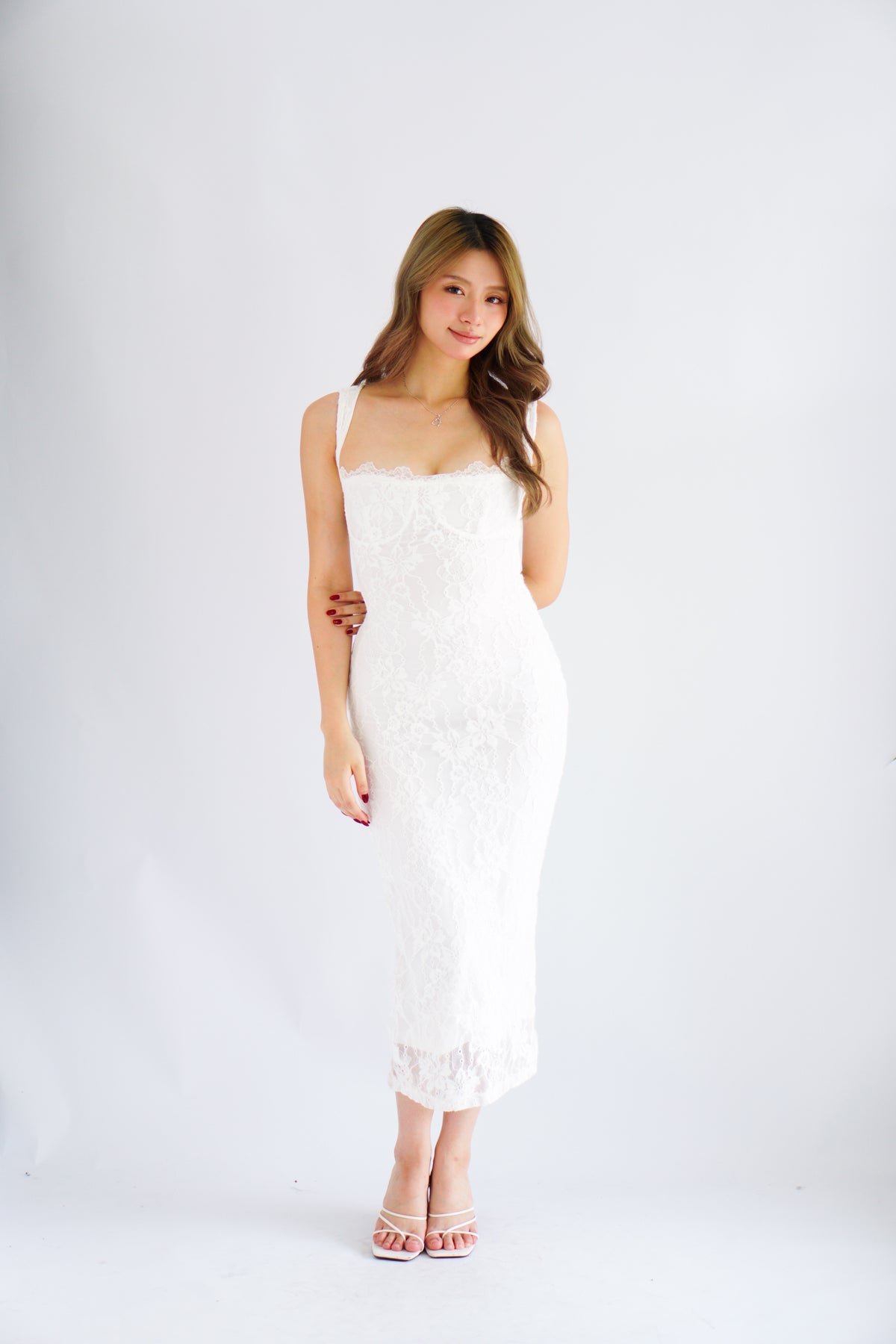 Sorissa Lace Sweetheart Bustier Bodycon Dress in White