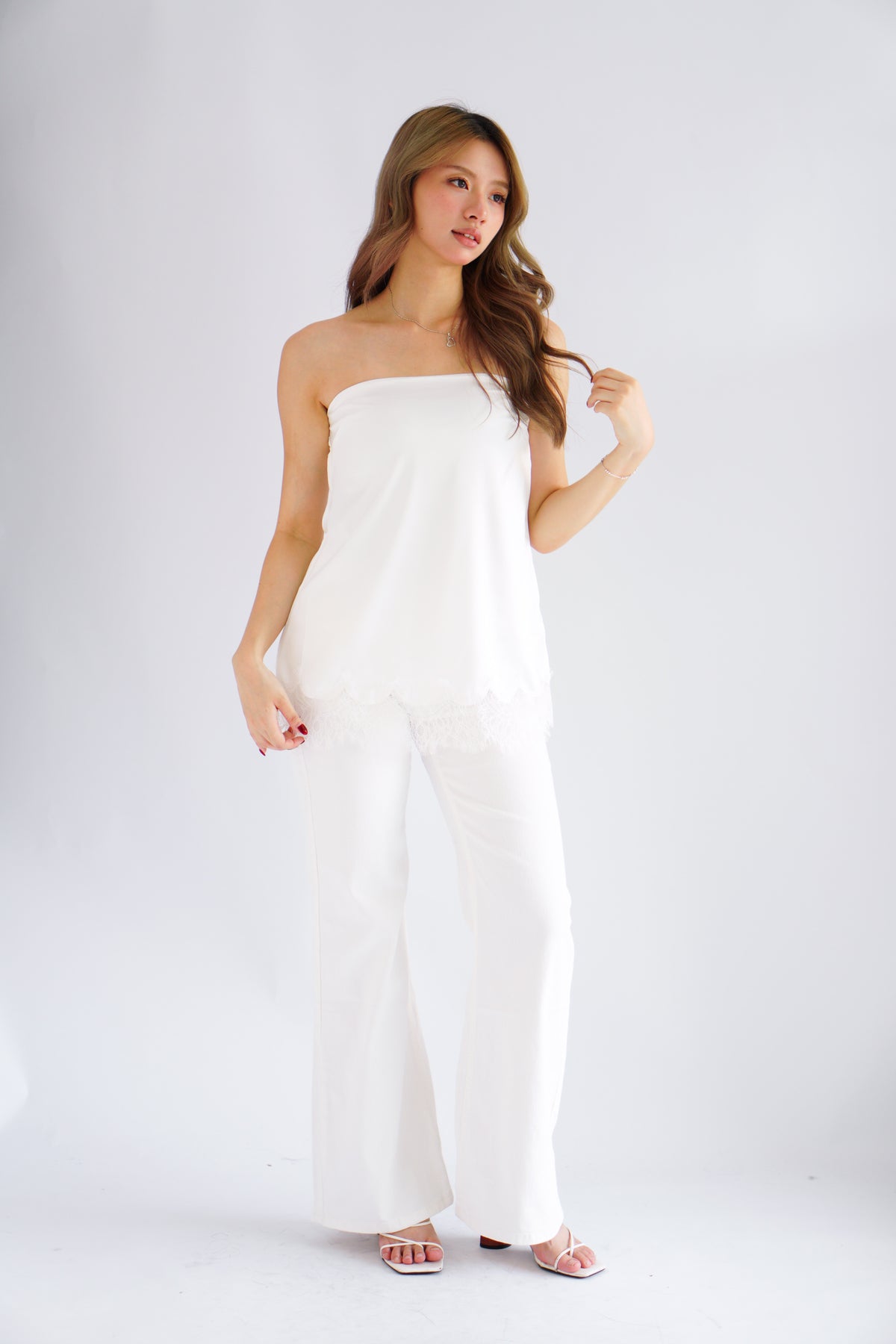 (BACKORDER) Trincy Tube Top with Lace in White