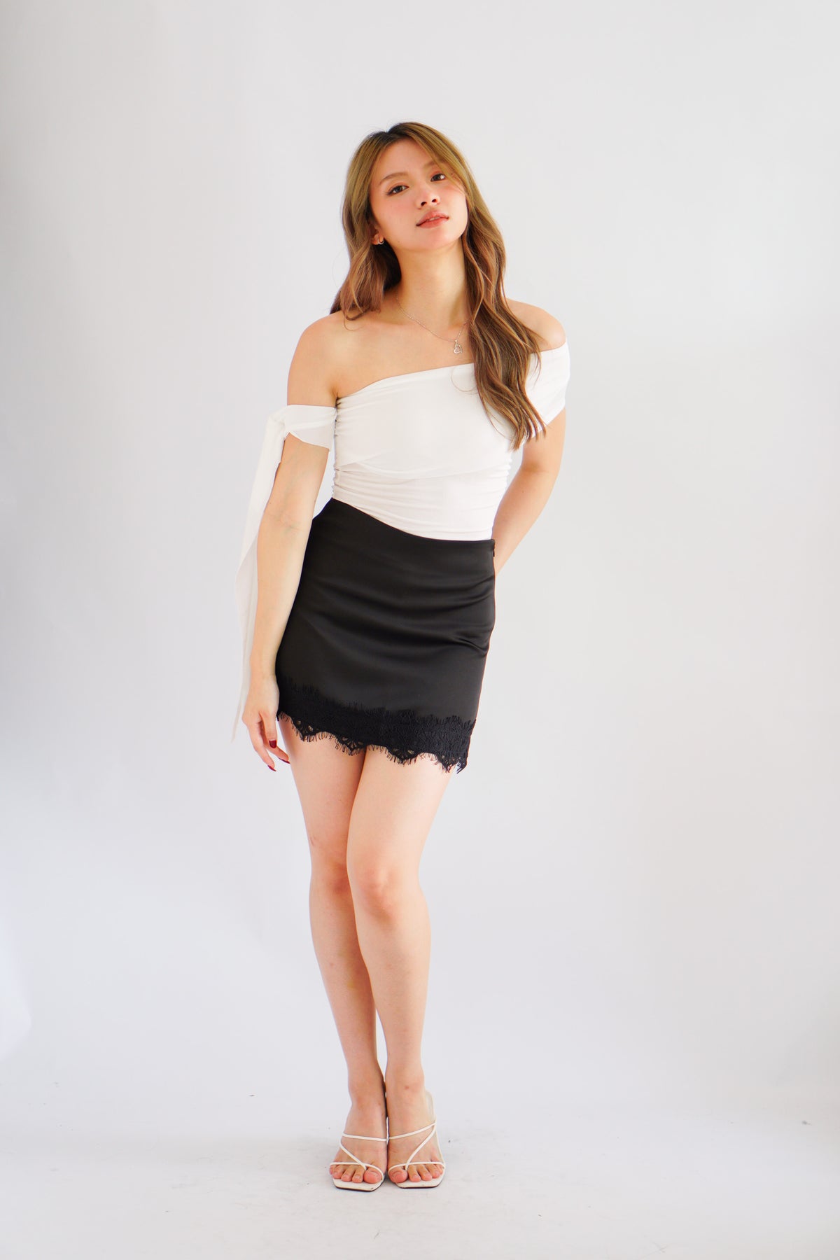 Mavera Mini Skirt with Lace in Black