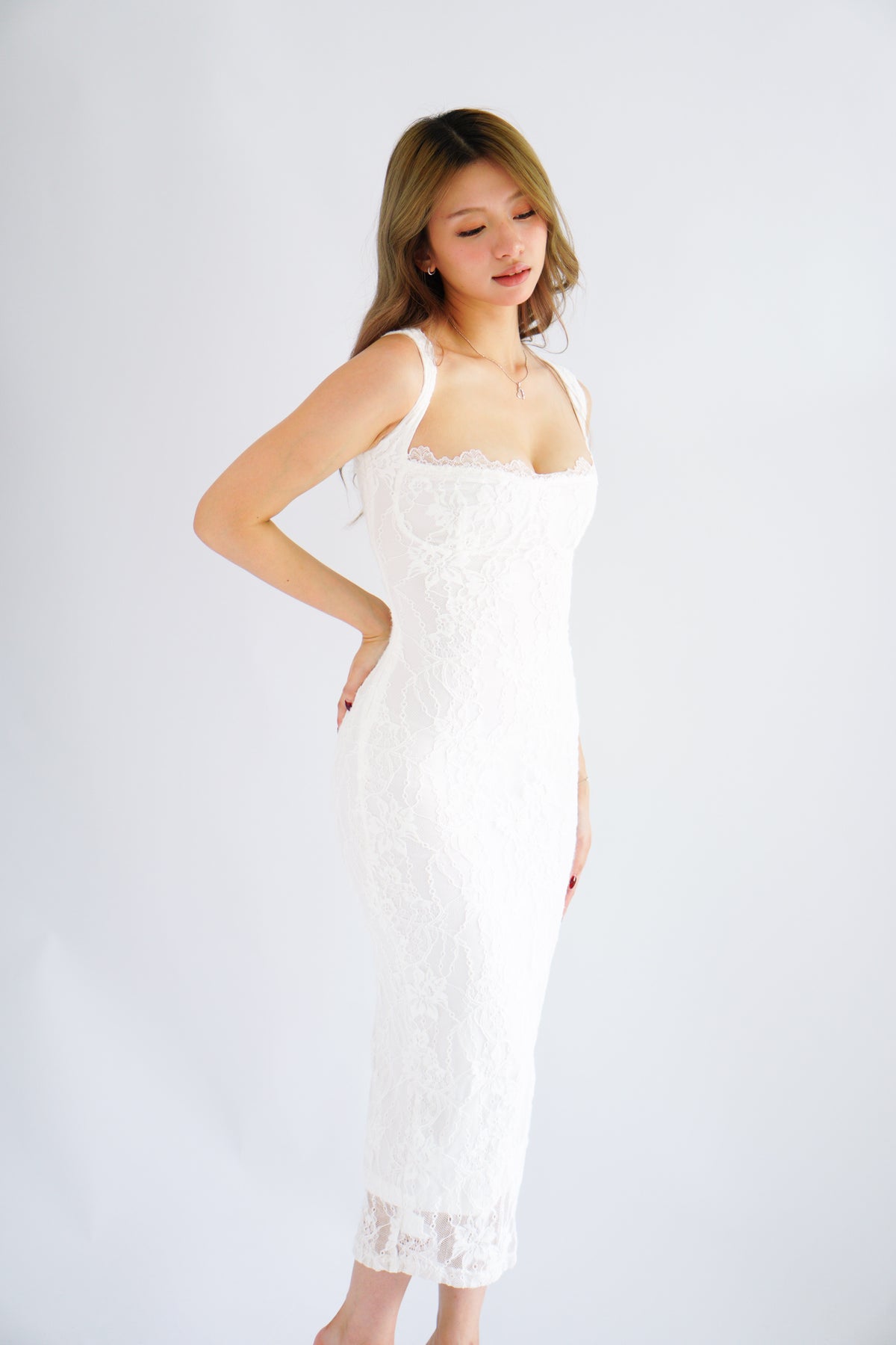 Sorissa Lace Sweetheart Bustier Bodycon Dress in White
