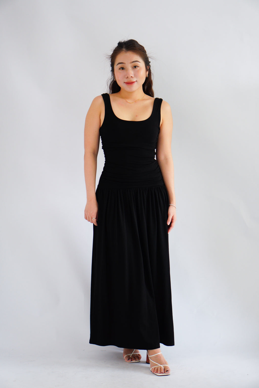 Kacey Scoop Neck Maxi Dress in Black